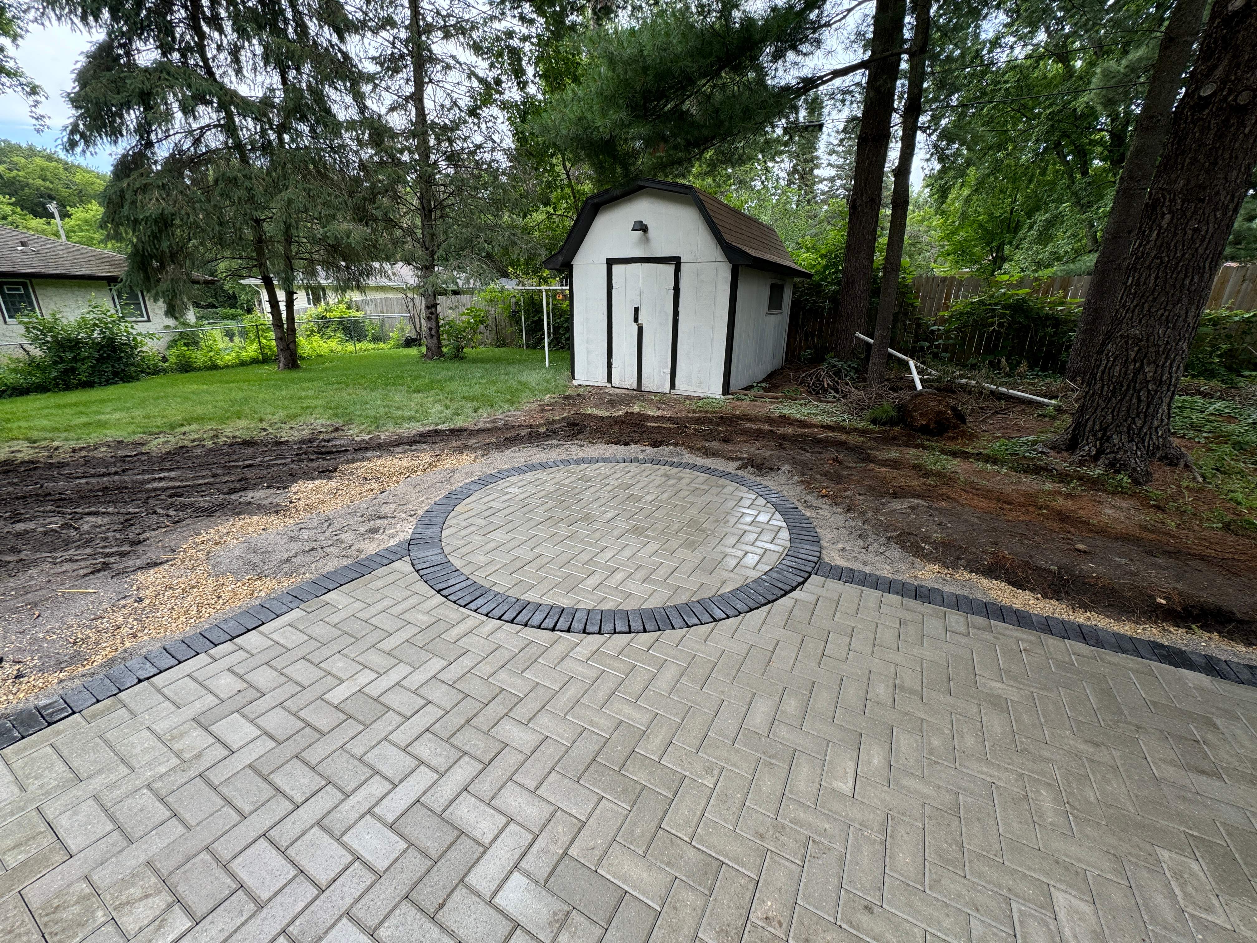 Patio  by Sota landscaping