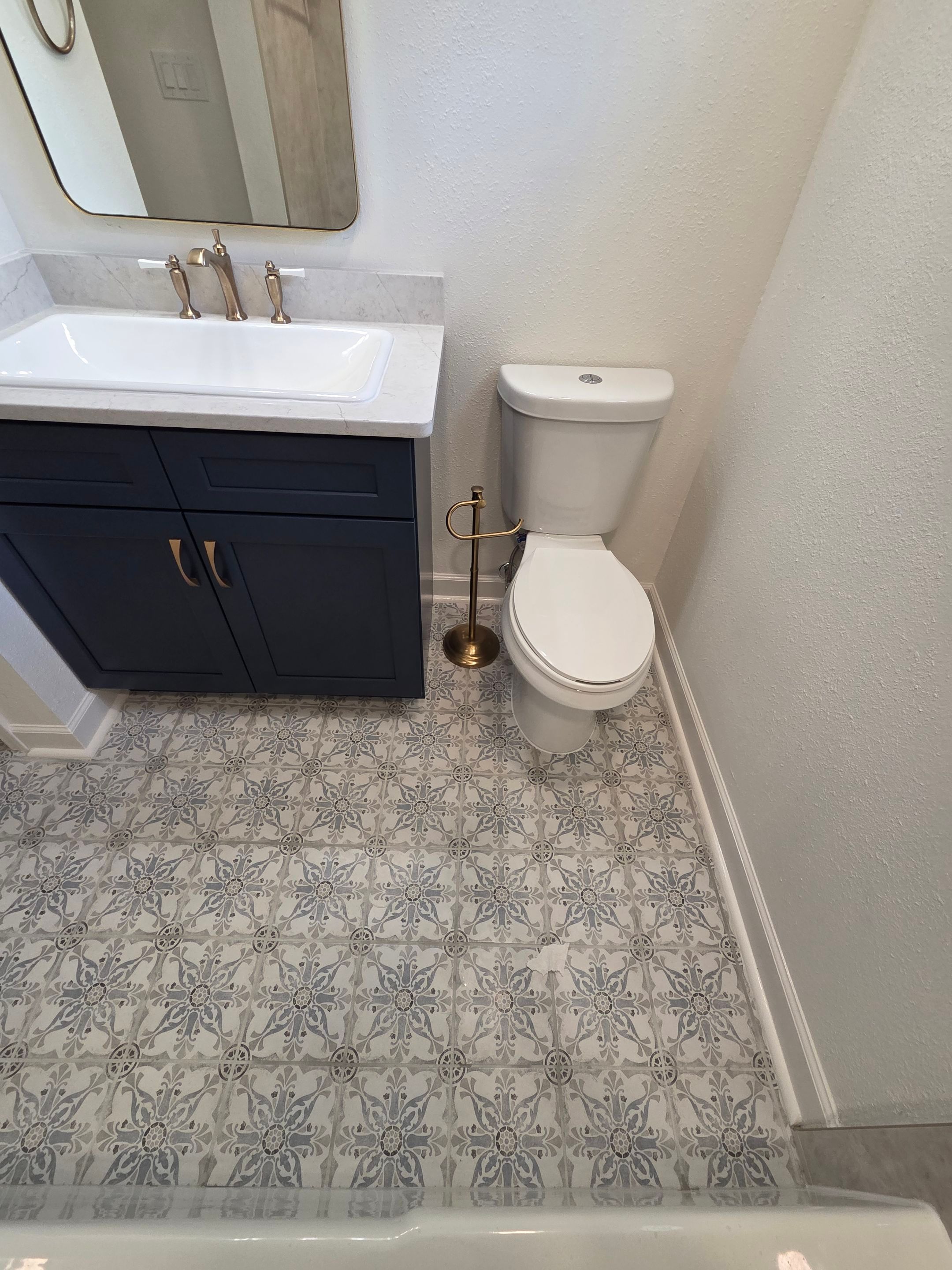 Pipe Creek 1970s Bathroom Gets New Look by Legacy Bath and Kitchen 