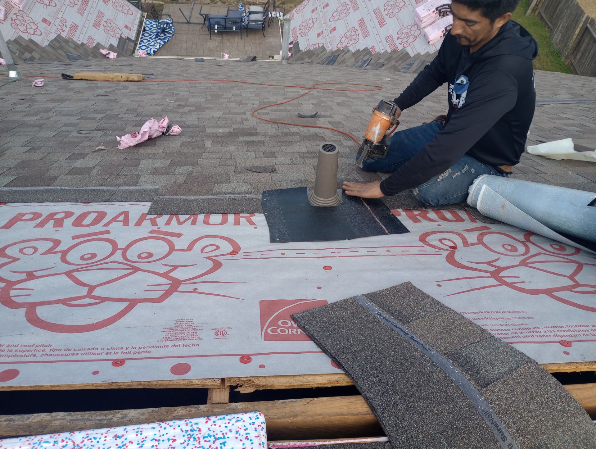 Residential Roofing Installation using Owen's Corning Duration (Lifetime) Shingles by Roof Repair Company