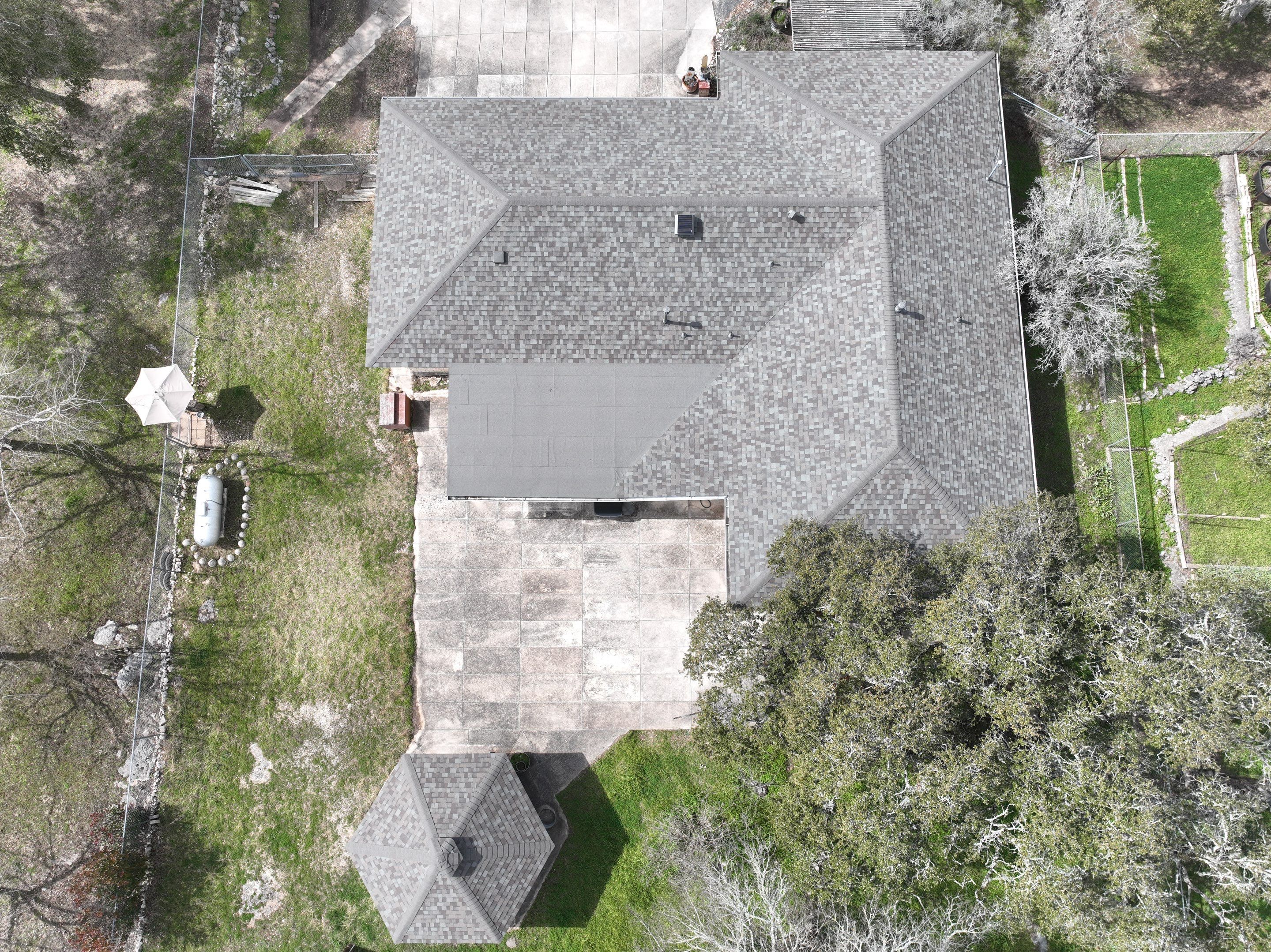 Residential Roofing Installation using Owens Corning 30 year Architectural Shingles by Premier Roofing and Contracting
