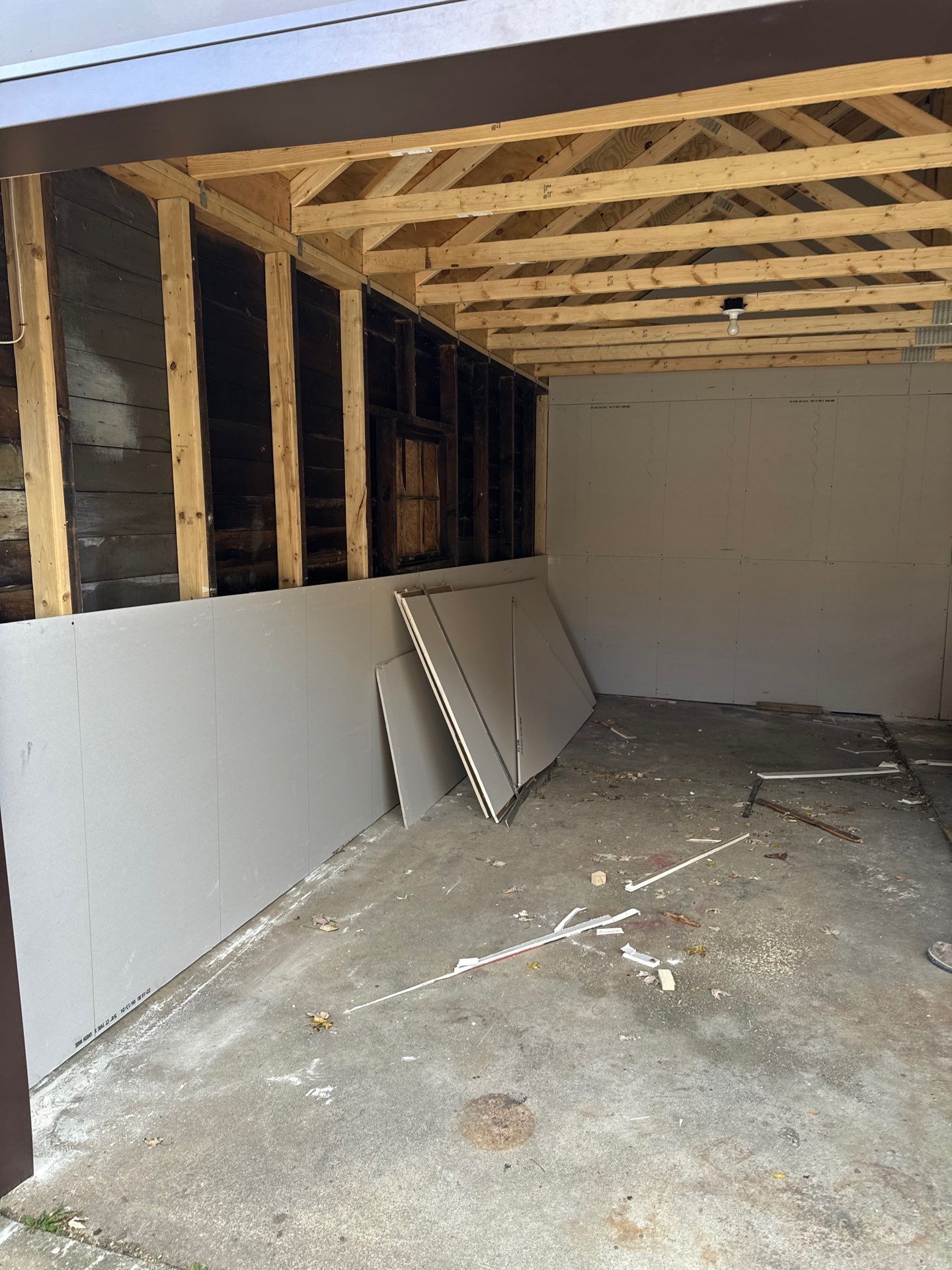 Garage Roof by Ivy Lea Construction