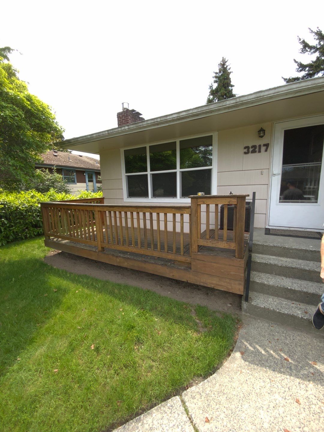 A Simple Deck in Seattle by Alki deck builders 