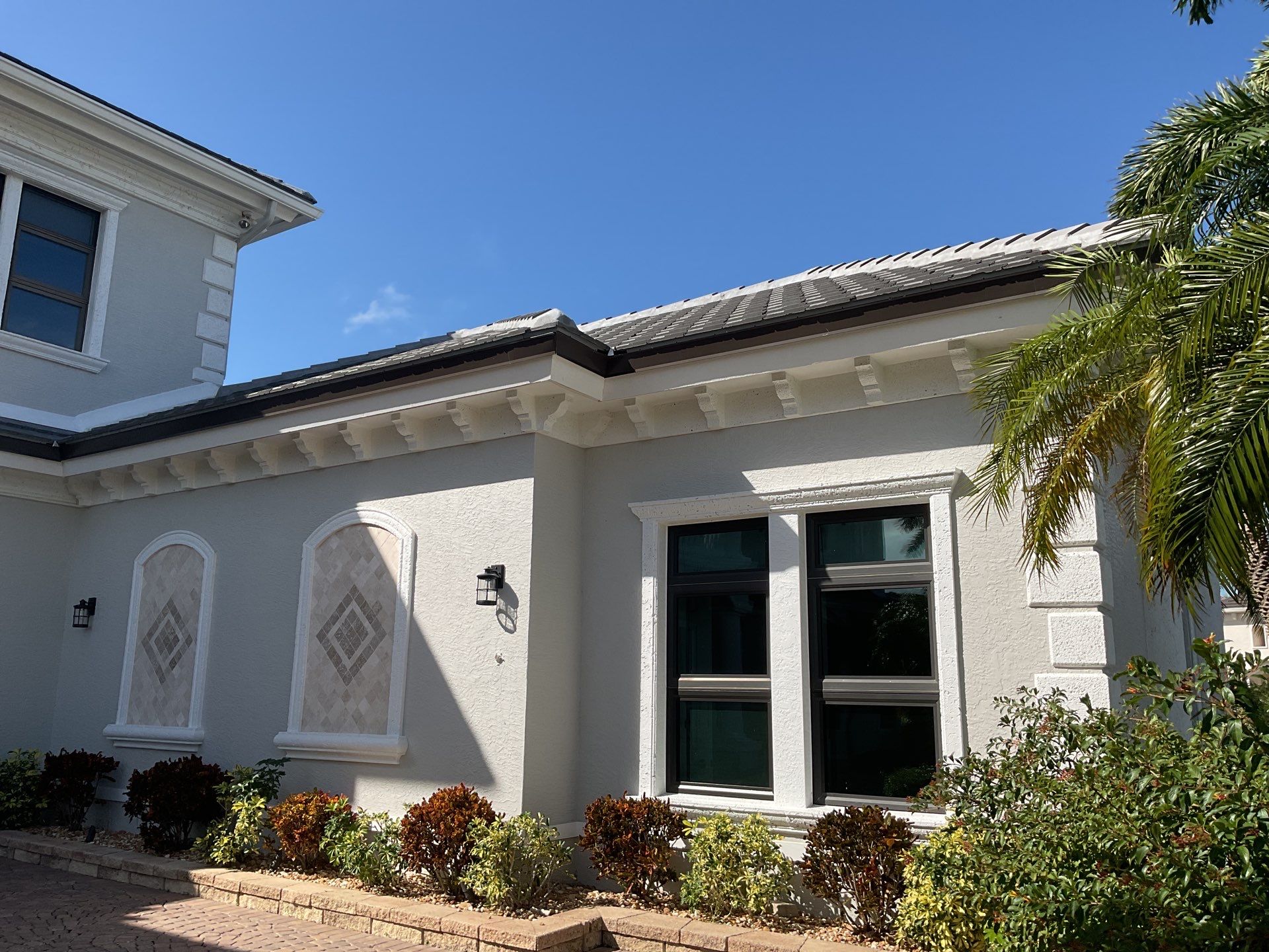 7-Inch Seamless Gutters for Heavy Rainfall in Cape Coral FL by Gutter Professors