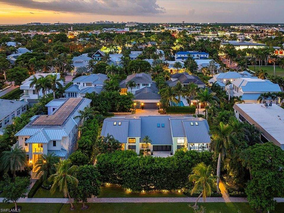 Olde Town Place in Olde Naples by Naples Home Staging®