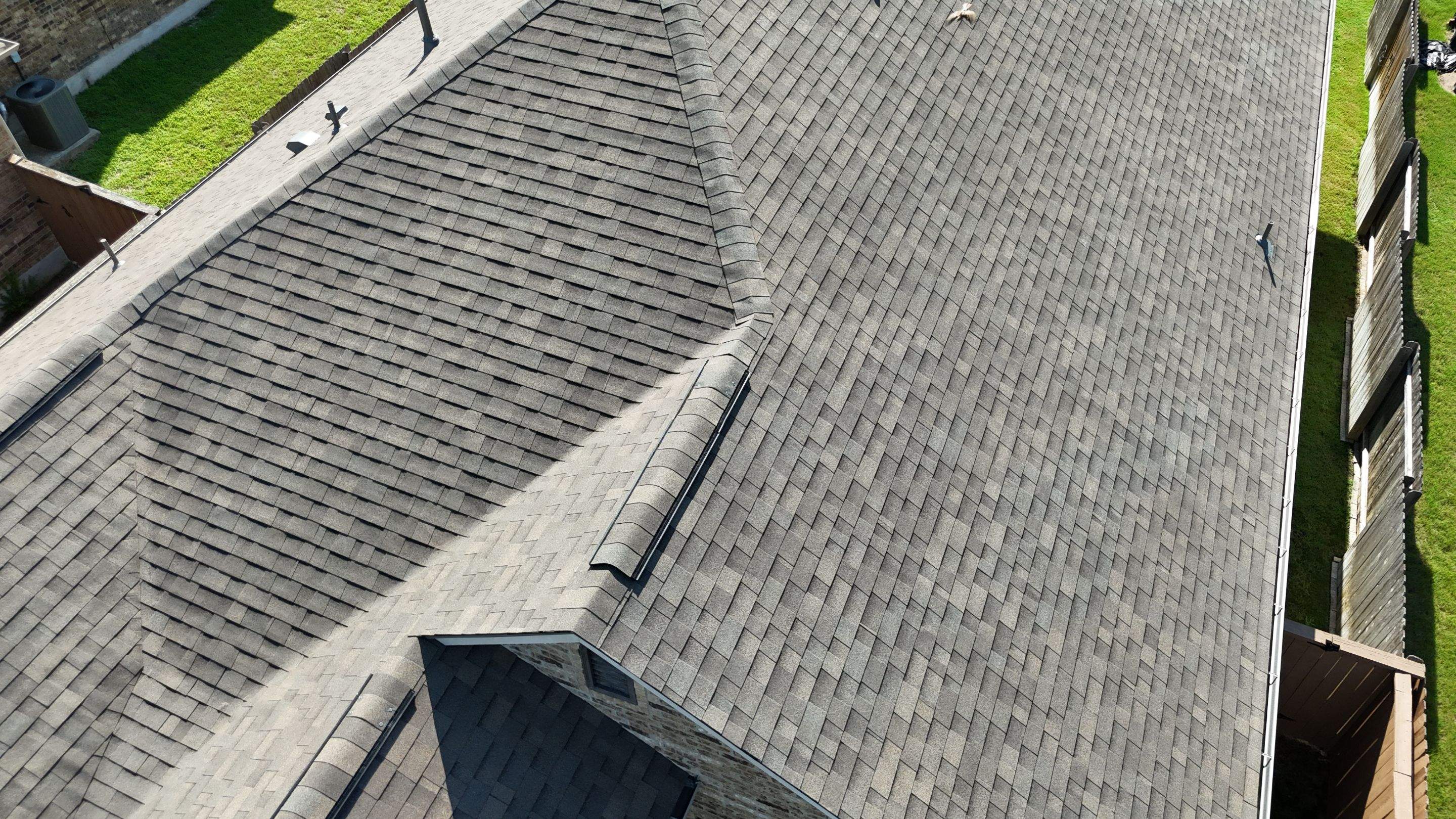 Weathered Wood - Malarkey Vista by RoofsOnly.com