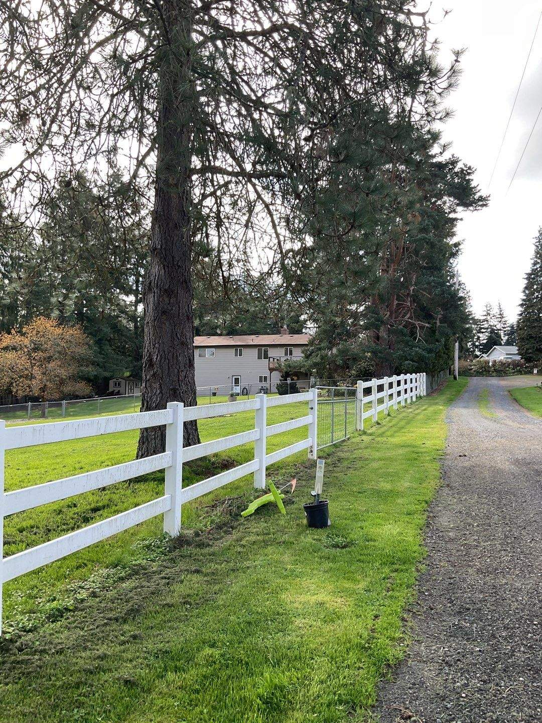 Vinyl Fence Wash using Surfactant by Willamette Outdoor Wash LLC