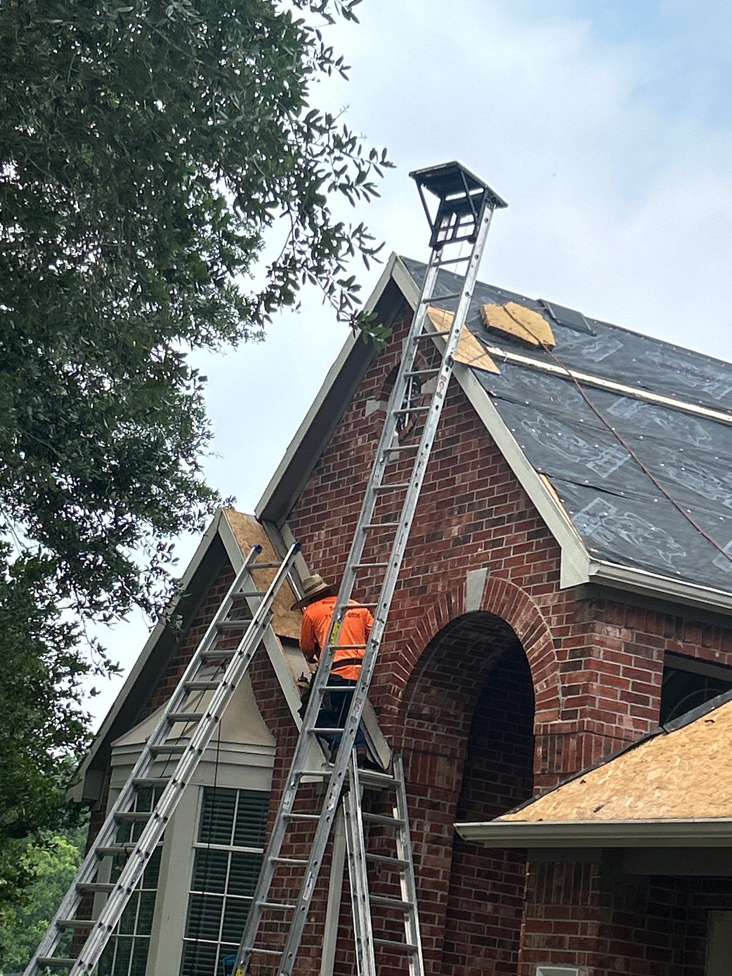 Residential Roofing Installation using Owen's Corning Duration (Lifetime) Shingles by Roof Repair Company