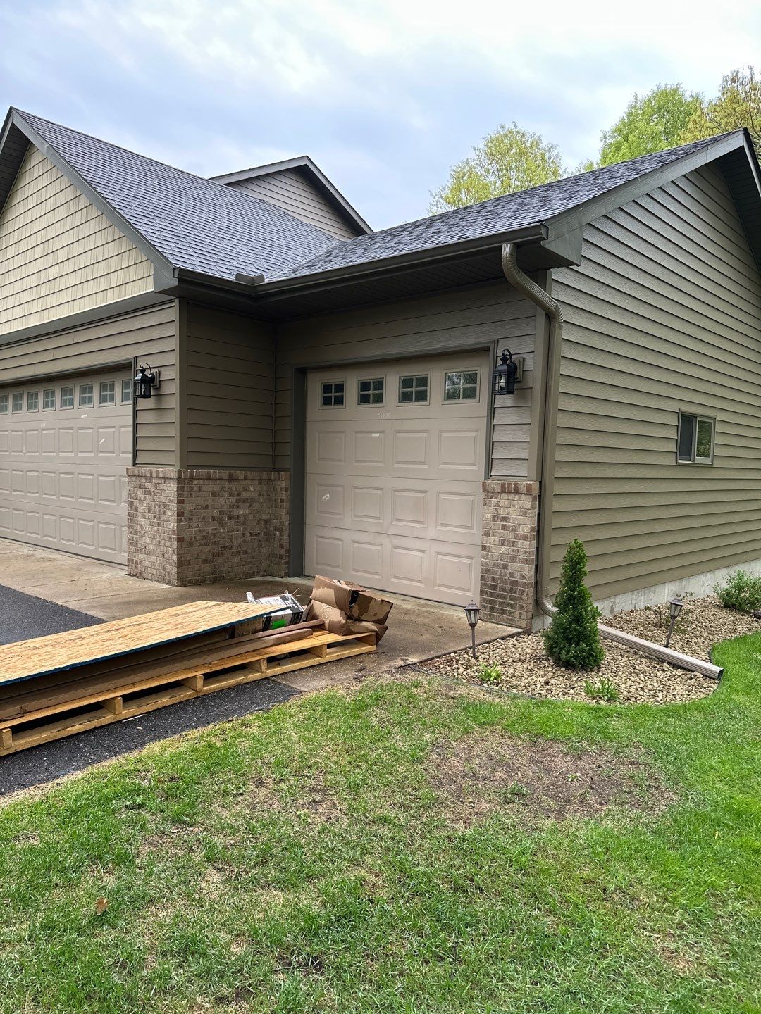 5" Gutters In Clear Lake by Next Level Seamless Gutters / Exteriors Inc.