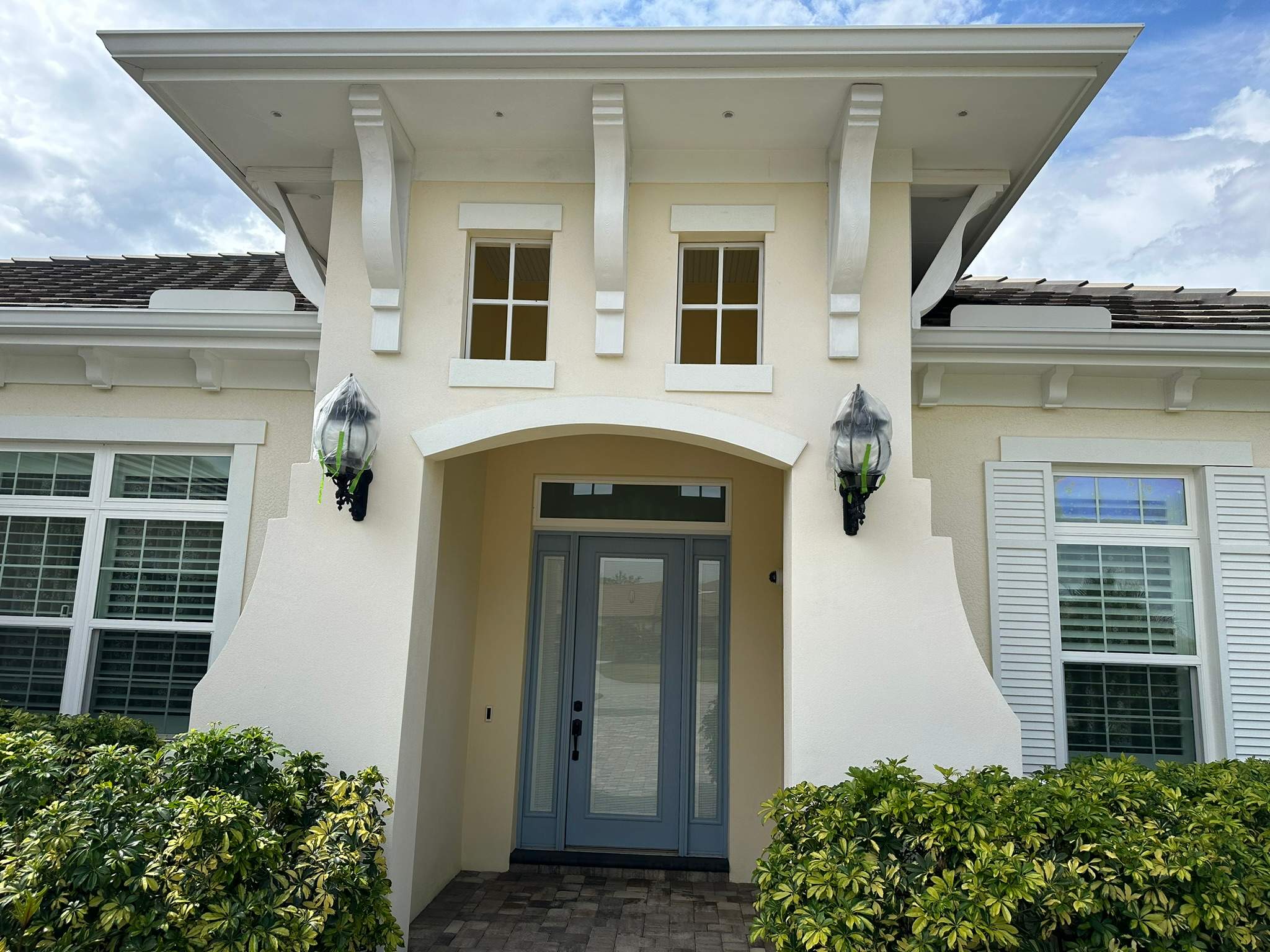 House Wash & Pool Screen Enclosure Cleaning in Winding River Community, Bradenton, FL | Sunshine AquaWash by Sunshine AquaWash