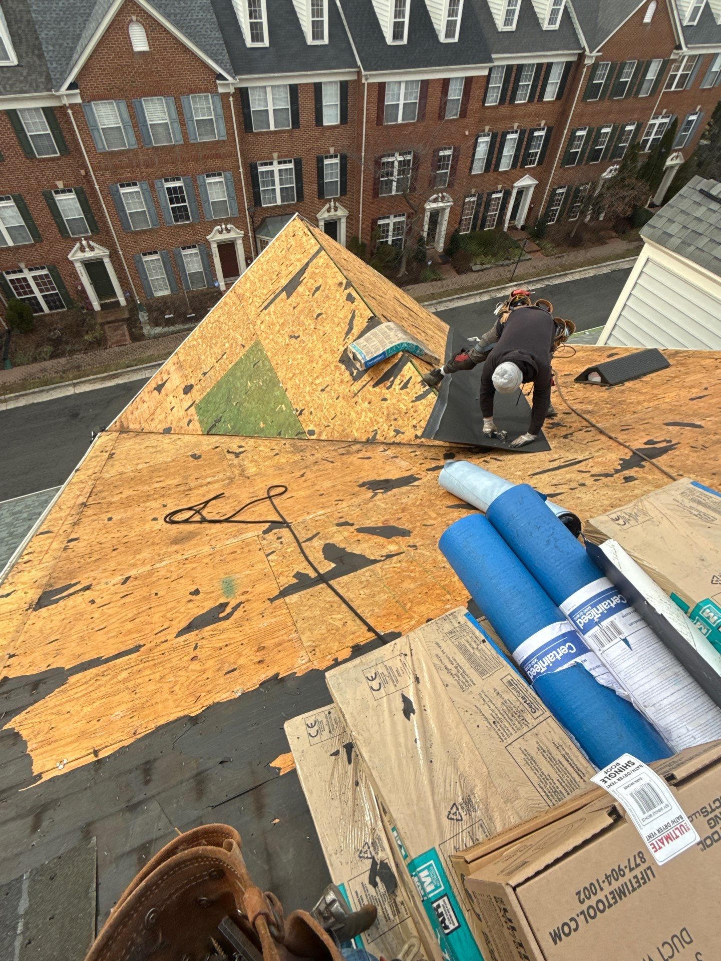 Alexandria: Residential Roof Replacement with CertainTeed Landmark in Georgetown Gray by RM Banning, Inc.