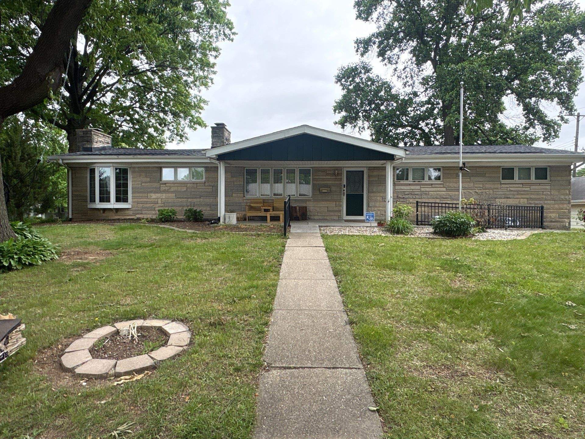 Full Roof Replacement in Springfield, Illinois by Acosta Angeli Roofing