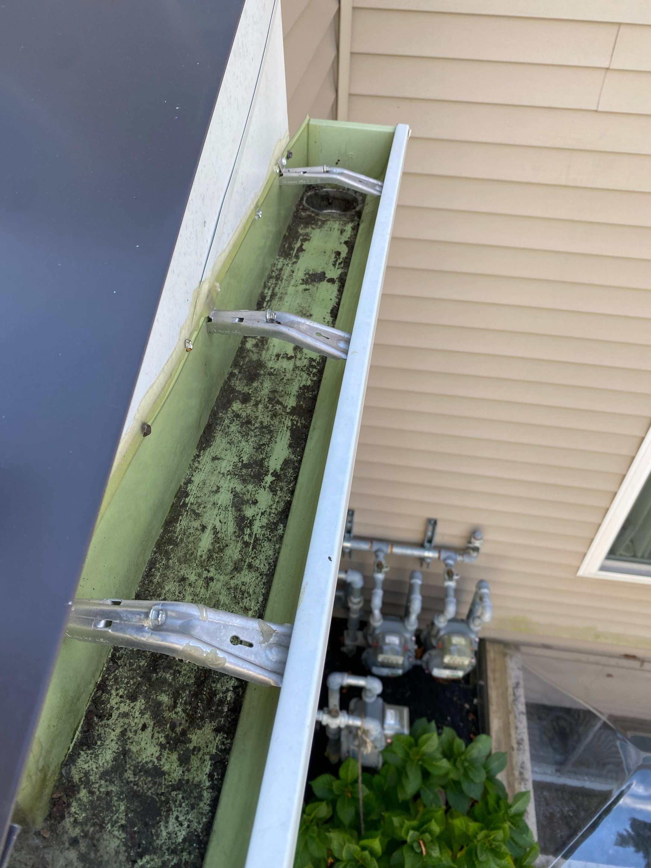 County Pointe Woods Condo Complex Gutter Cleaning by Above All Gutters 