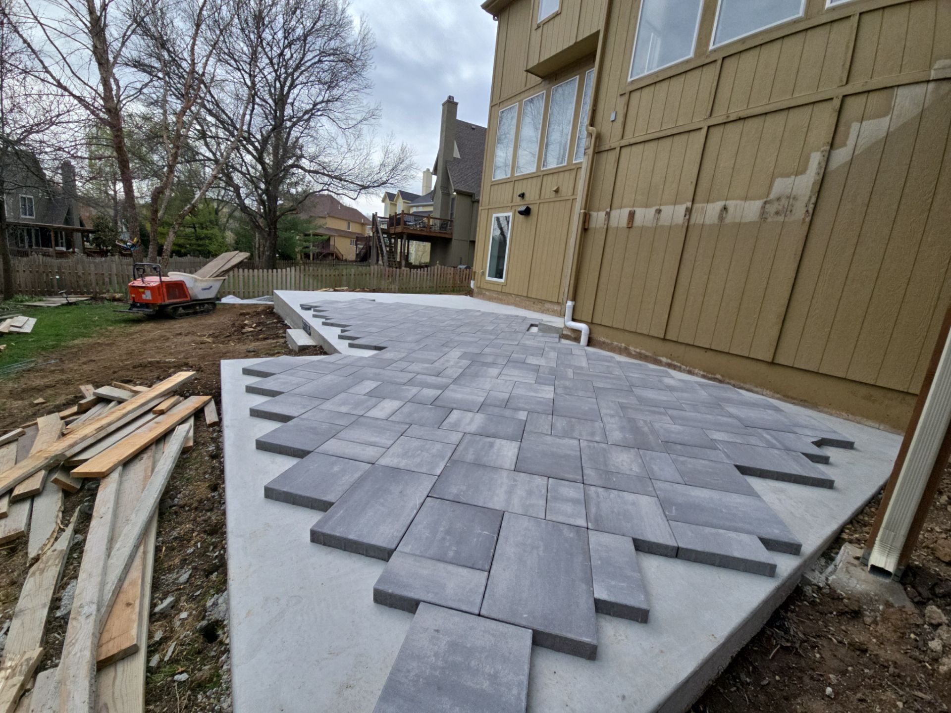 Back Yard Patio, Pergola, and Deck by LAND ESCAPES LLC