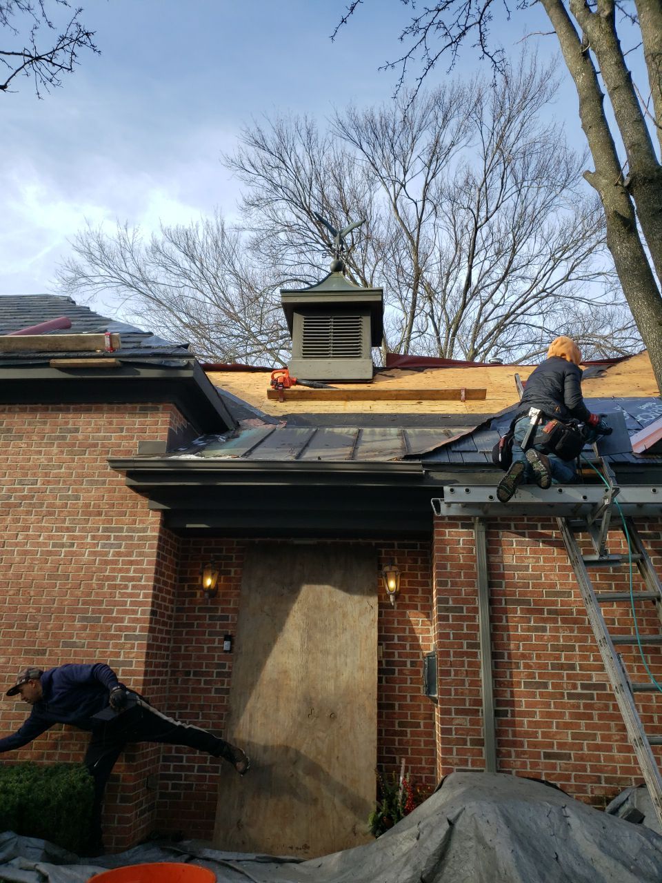 DaVinci Slate Installation with Copper Valleys by Custom Installations