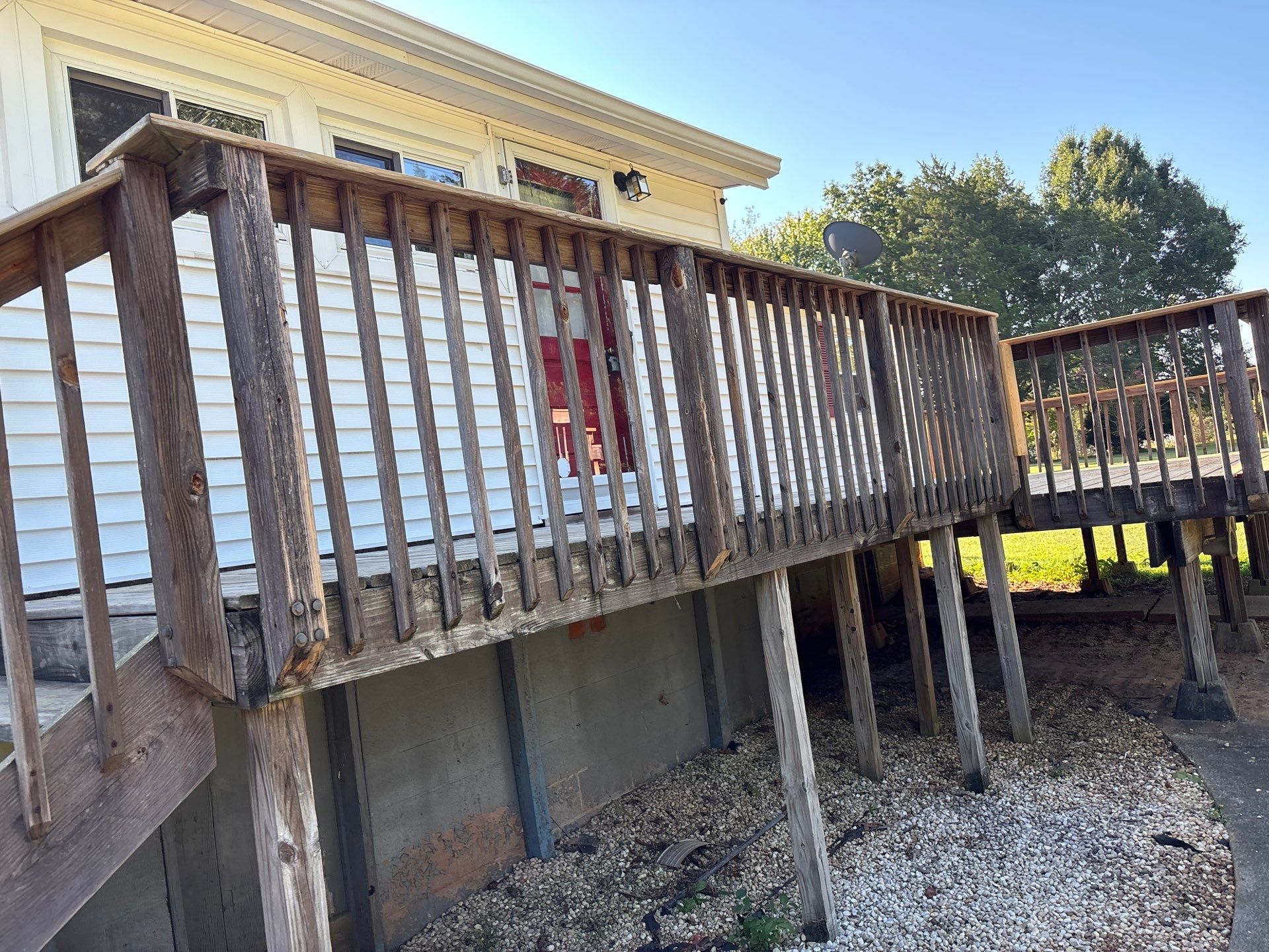 Wood Deck using Wood Sealant by DuraSeal