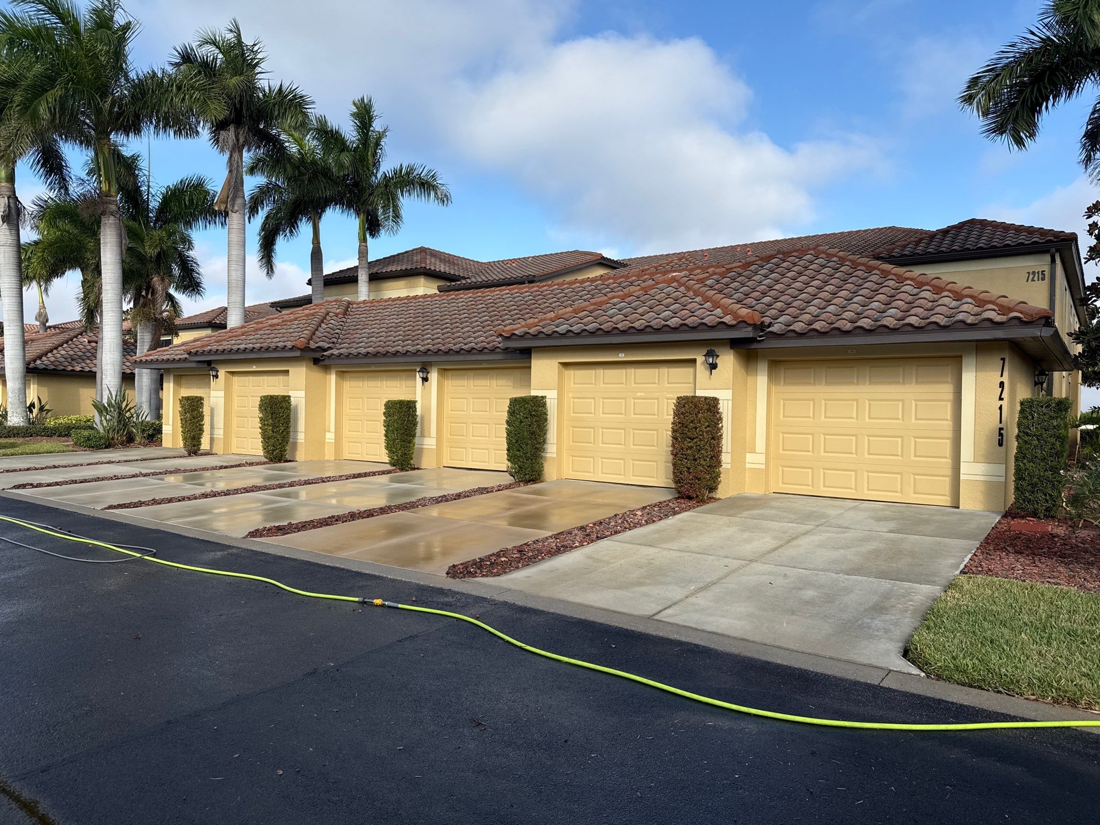 HOA Condo Concrete Driveway & Sidewalk Cleaning – River Strand Community, Bradenton, FL by Sunshine AquaWash