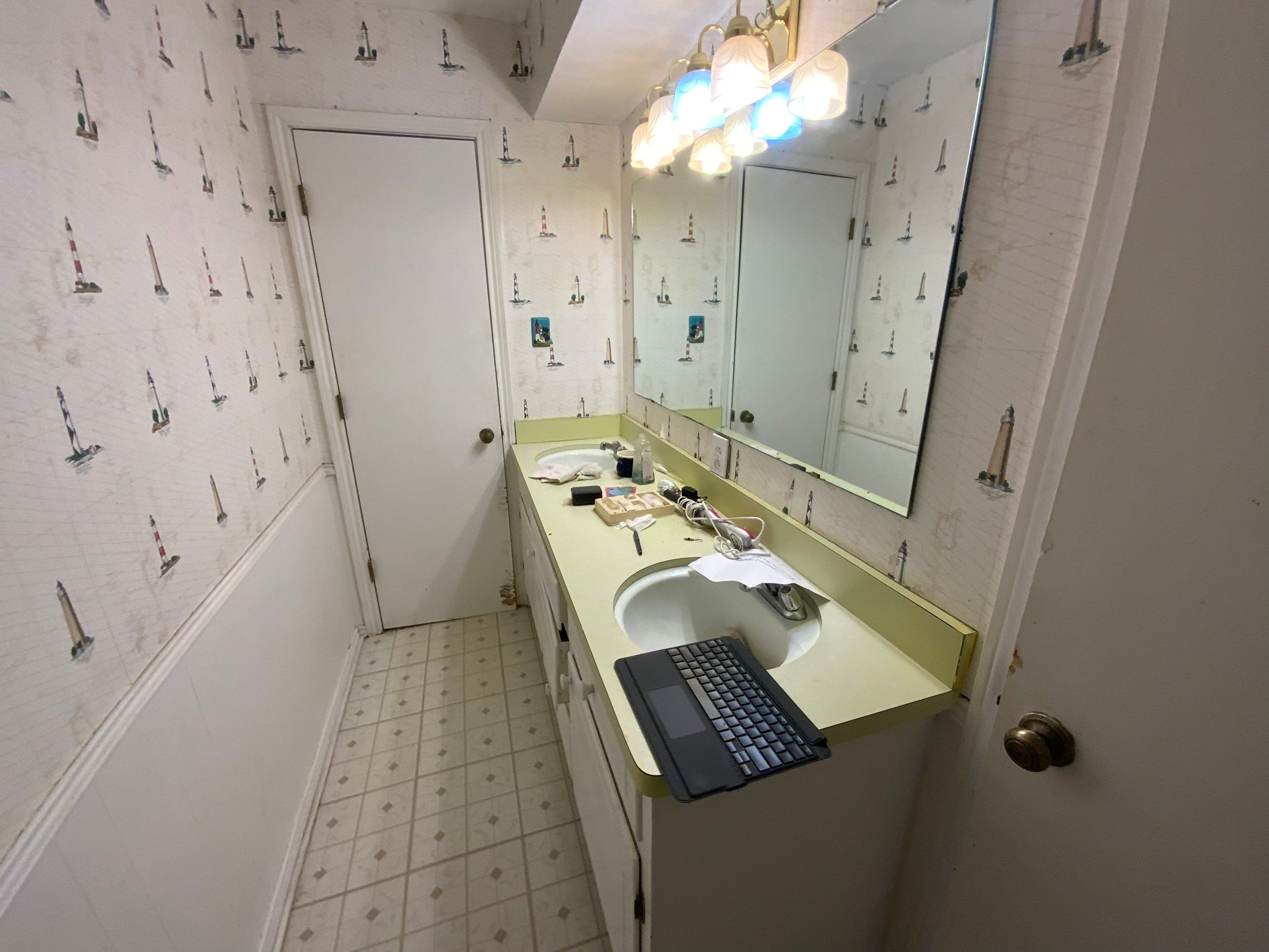 Rapid Sale Remodel: Kitchen & Bath Upgrades That Sold in Two Weeks by Tibi Soli LLC