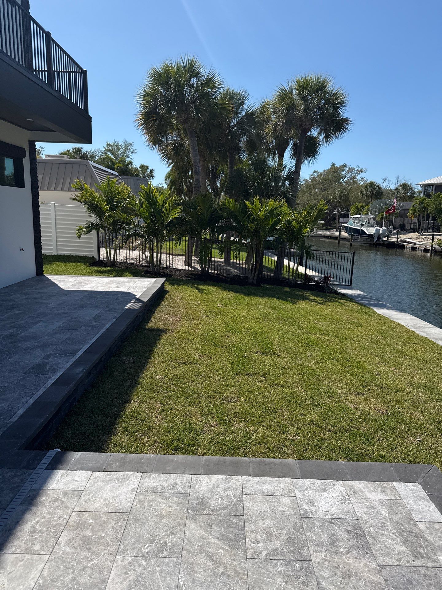 7-Inch Smooth Box Seamless Gutters using black seamless gutters in Siesta Key Fl by Gutter Professors