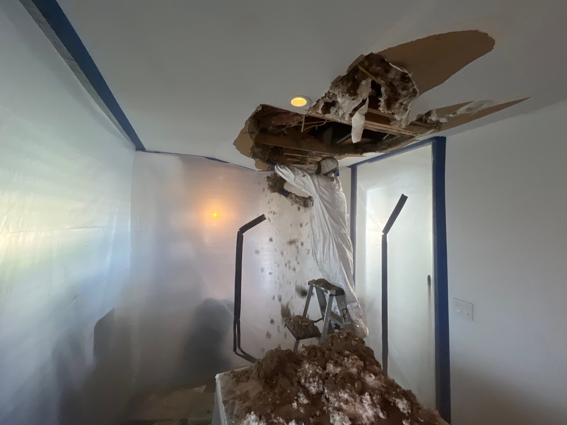 Windstorm Damage & Multi-Room Water Mitigation in St. Petersburg by Right On Time Restoration