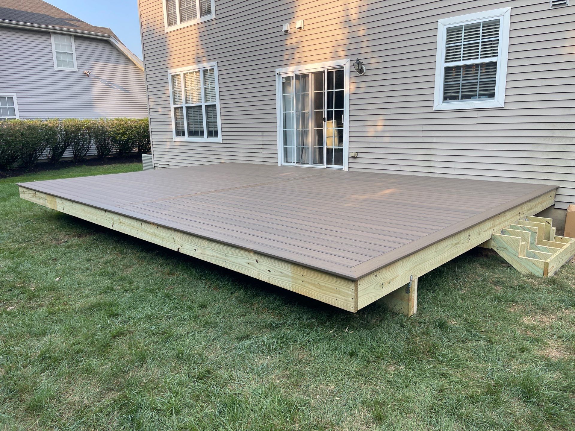 New Deck using Deckorators Venture - Color Sandbar by deck guardian