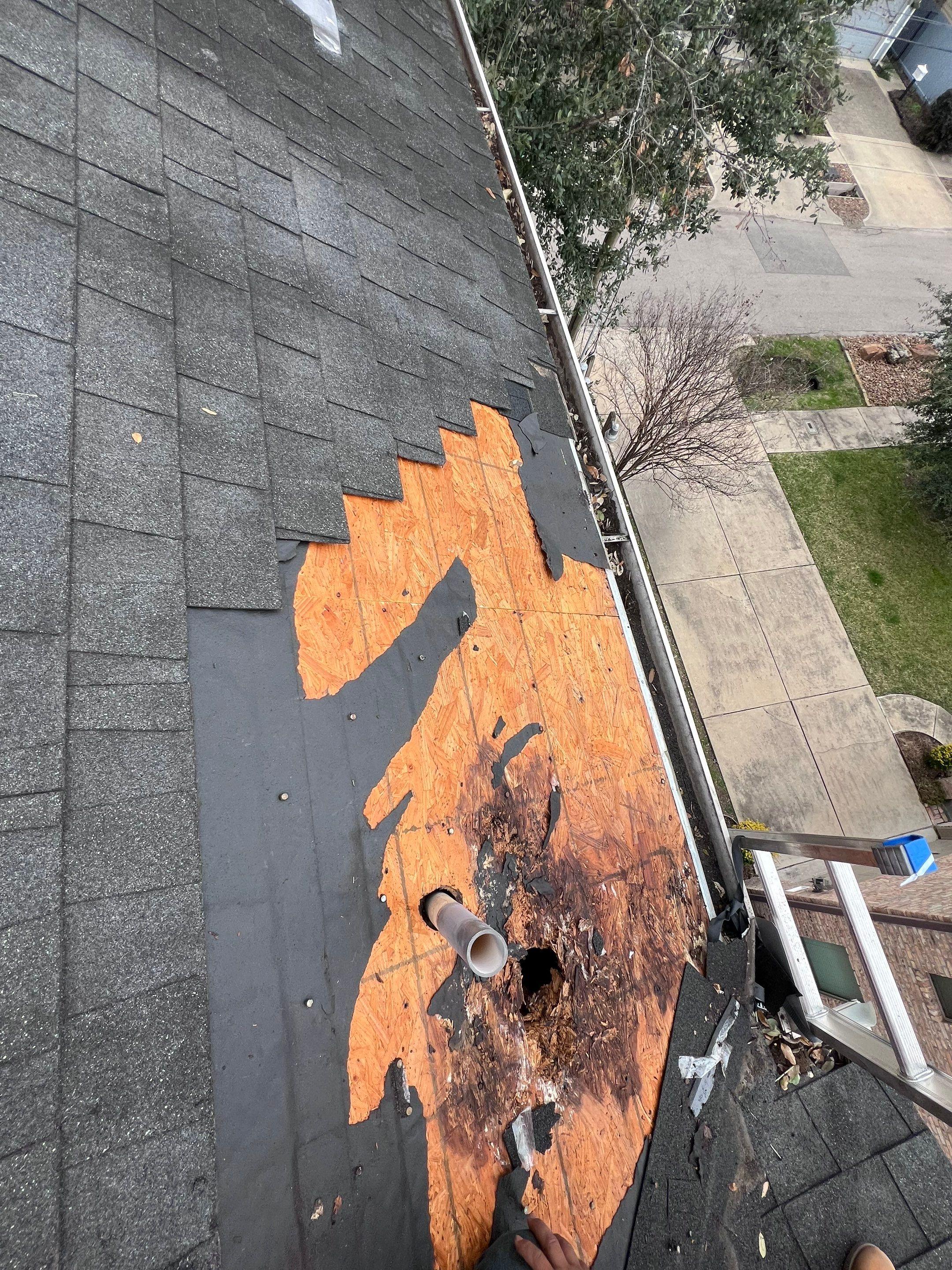 Hail Damage using Owen's Corning Duration (Lifetime) Shingles by Roof Repair Company