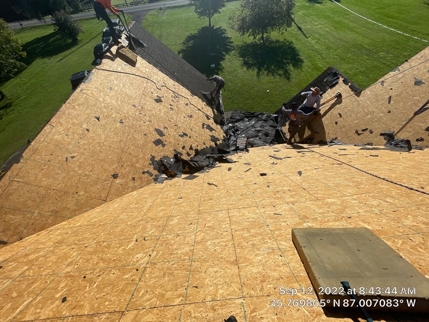 Residential Roofing Installation using Owens Corning Oakridge Roofing System by Undersun Roofing 