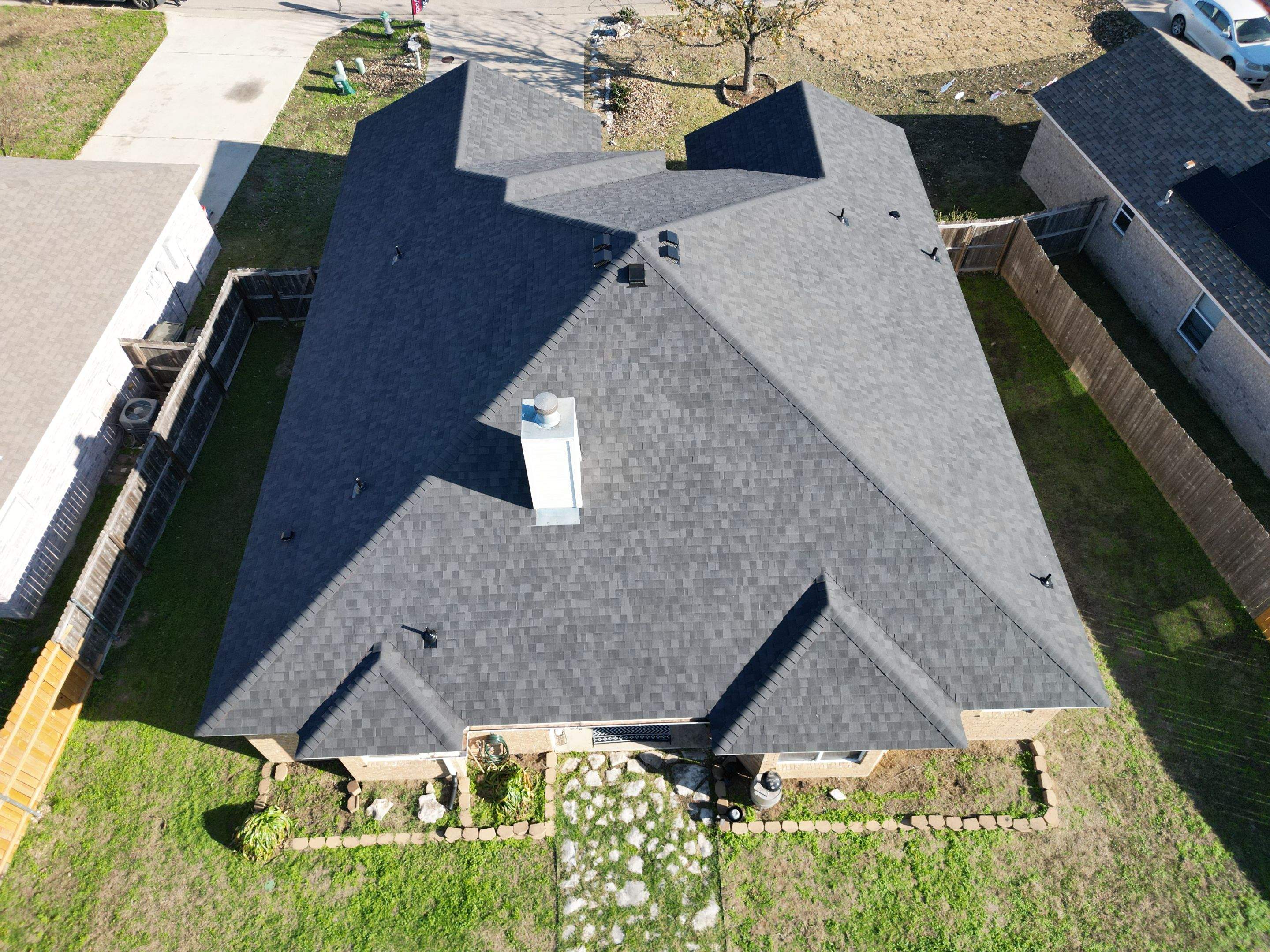 Onyx Black - Owens Corning TruDefinition Duration by RoofsOnly.com