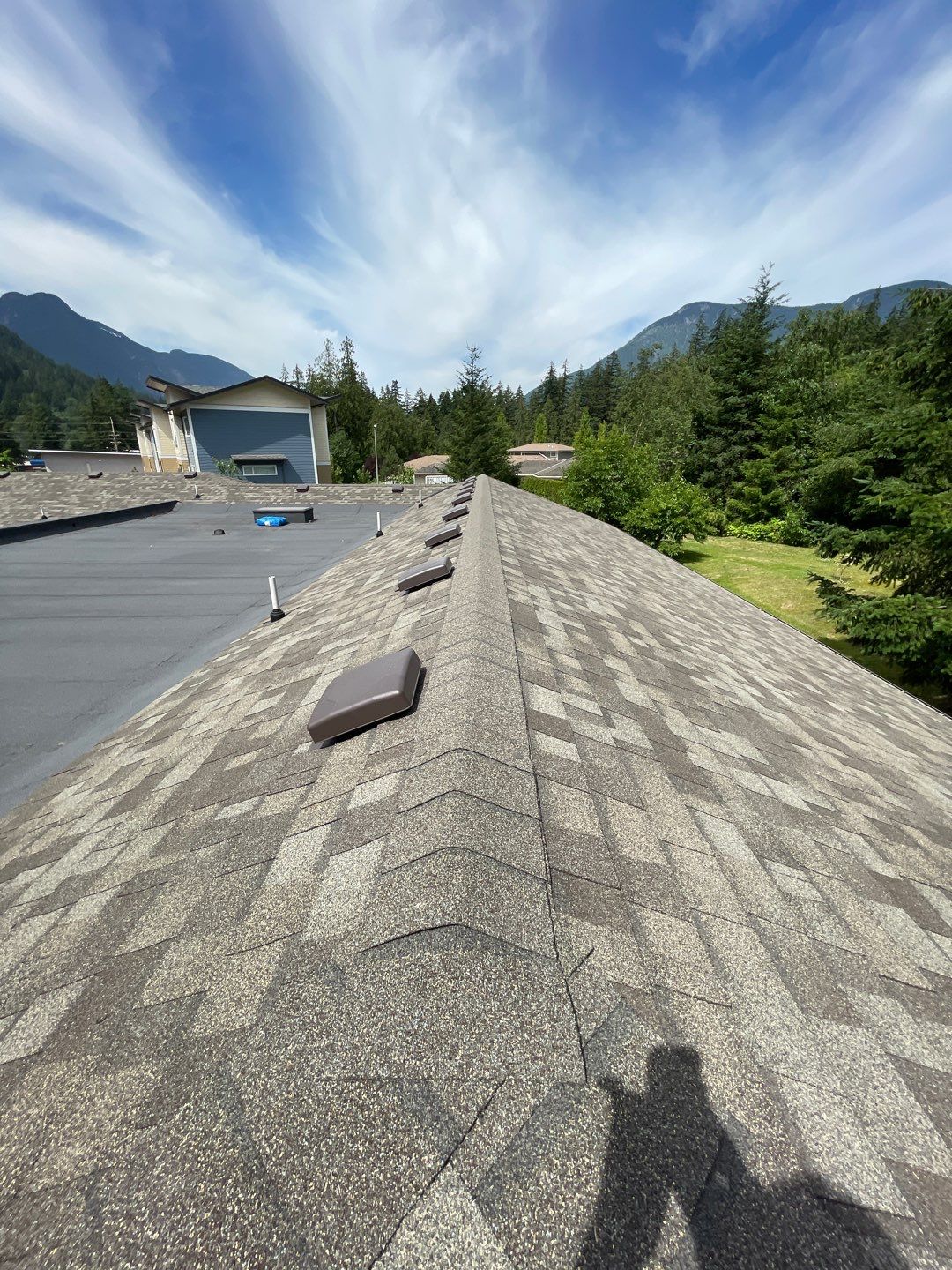 Residential ReRoofing Installation using OC Oakridge shingles by Top Notch Roofing Inc