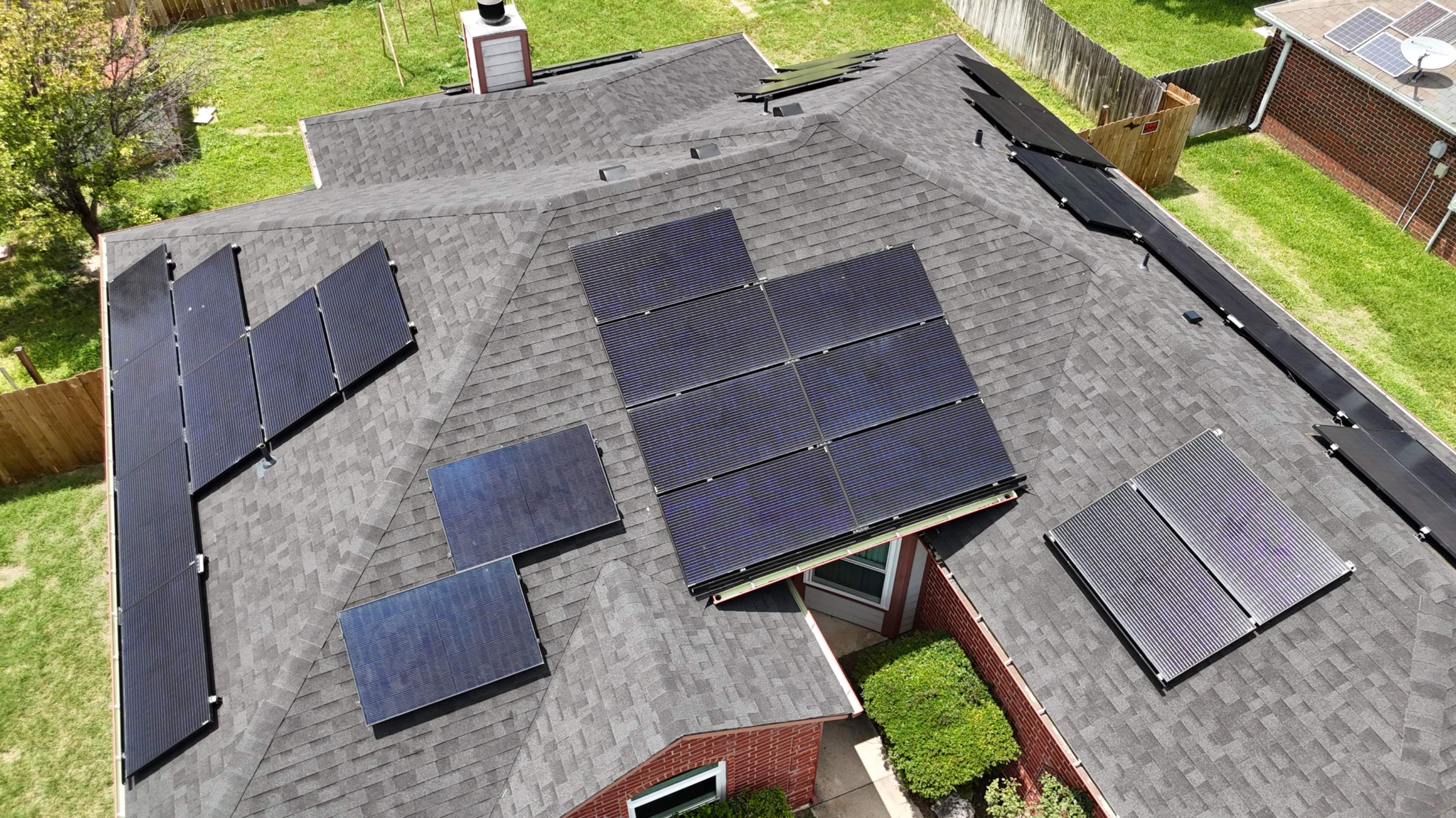 Brilliant Black - Malarkey Vista by RoofsOnly.com