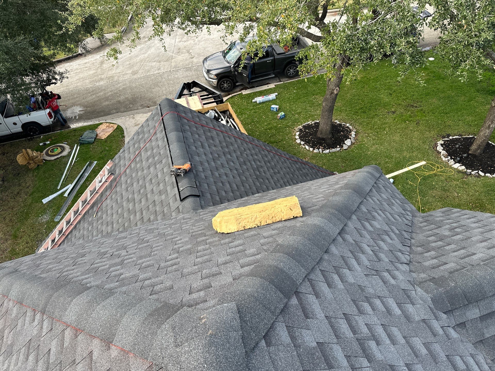 GAF HDZ CHARCOAL W/ PREMIUM RIDGE Z by Motion Roofing