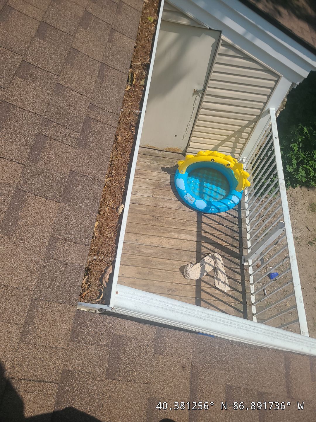 HOA gutter cleaning before photo.
