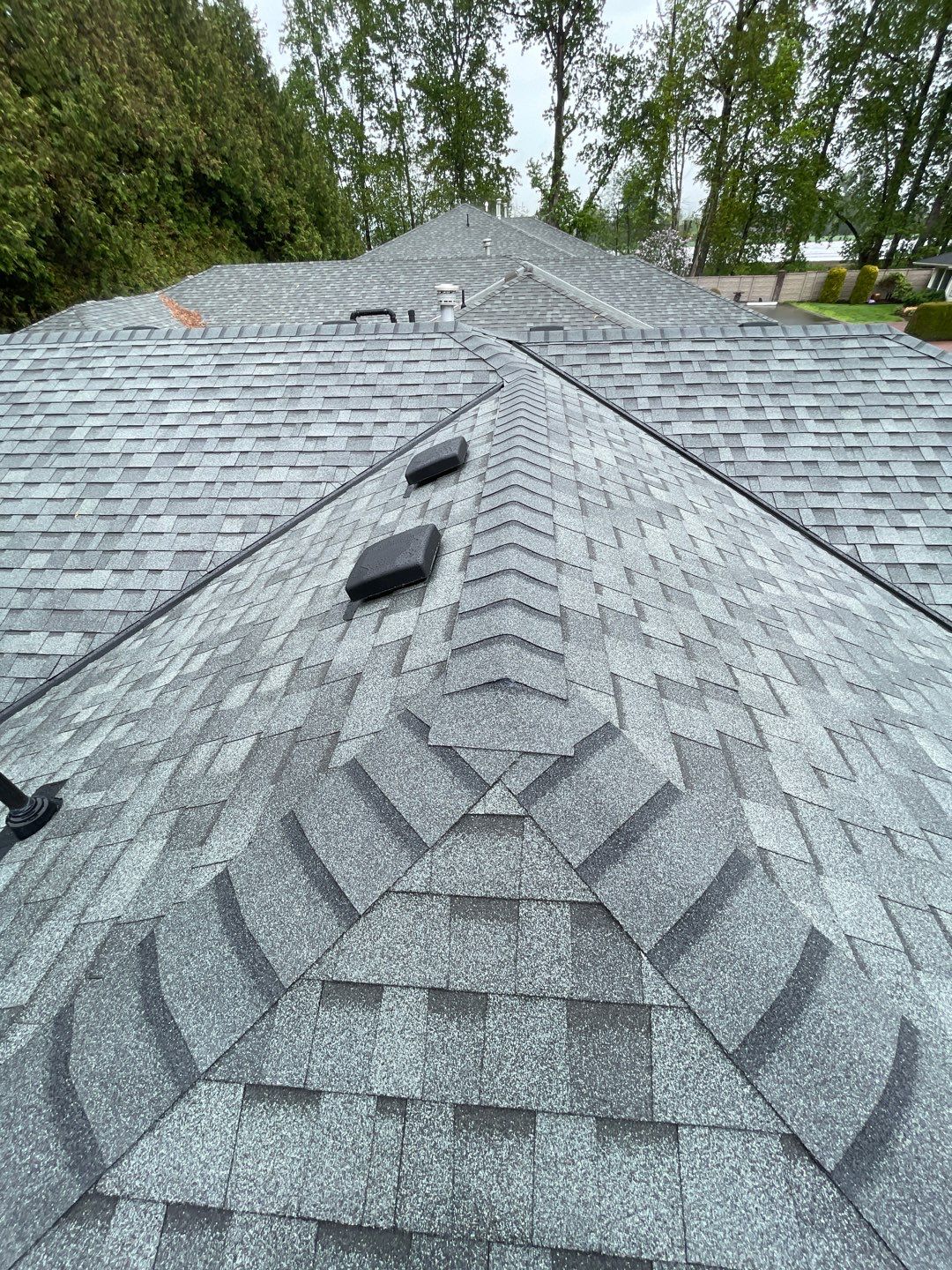 Residential ReRoofing Installation using OC Estate Gray Shingles by Top Notch Roofing Inc