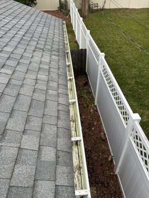 Turtle Shell gutter protection installation in Wheaton, IL 60189, photograph 14