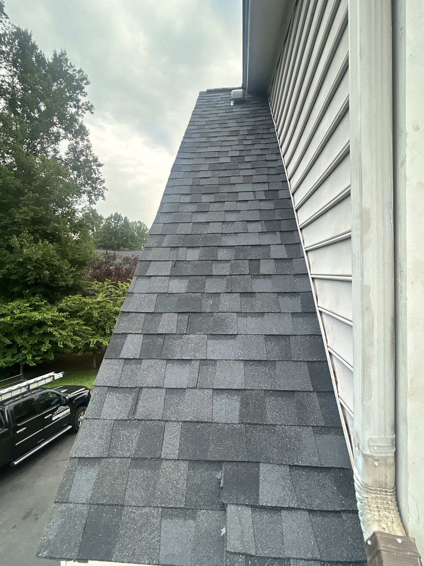 Great Falls : residential Roof with CertainTeed Landmark Pro in Max Def Moire Black  by RM Banning, Inc.