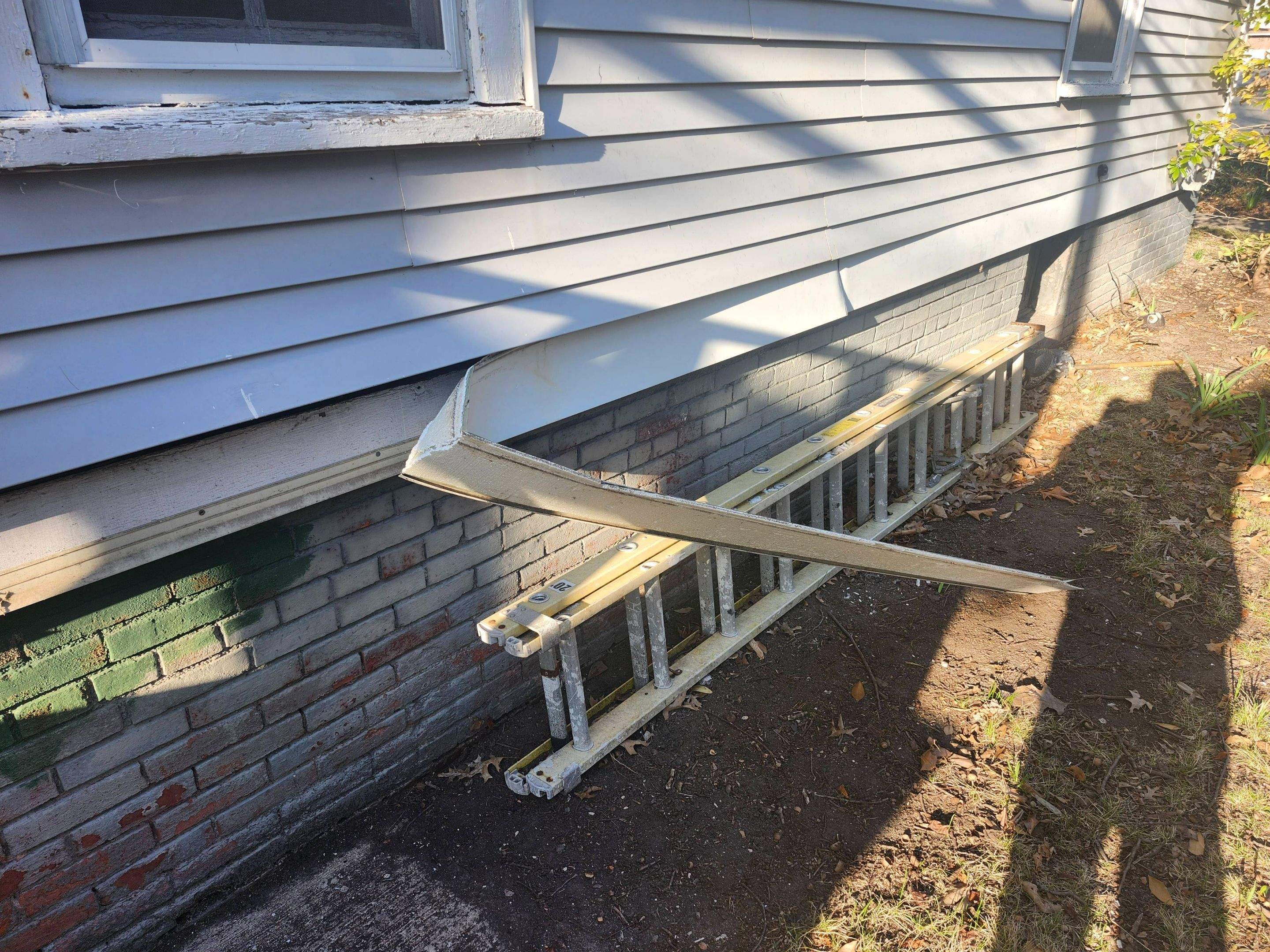 Vinyl Siding Repair - Edwardsville, IL  by Legendary Services Company LLC.