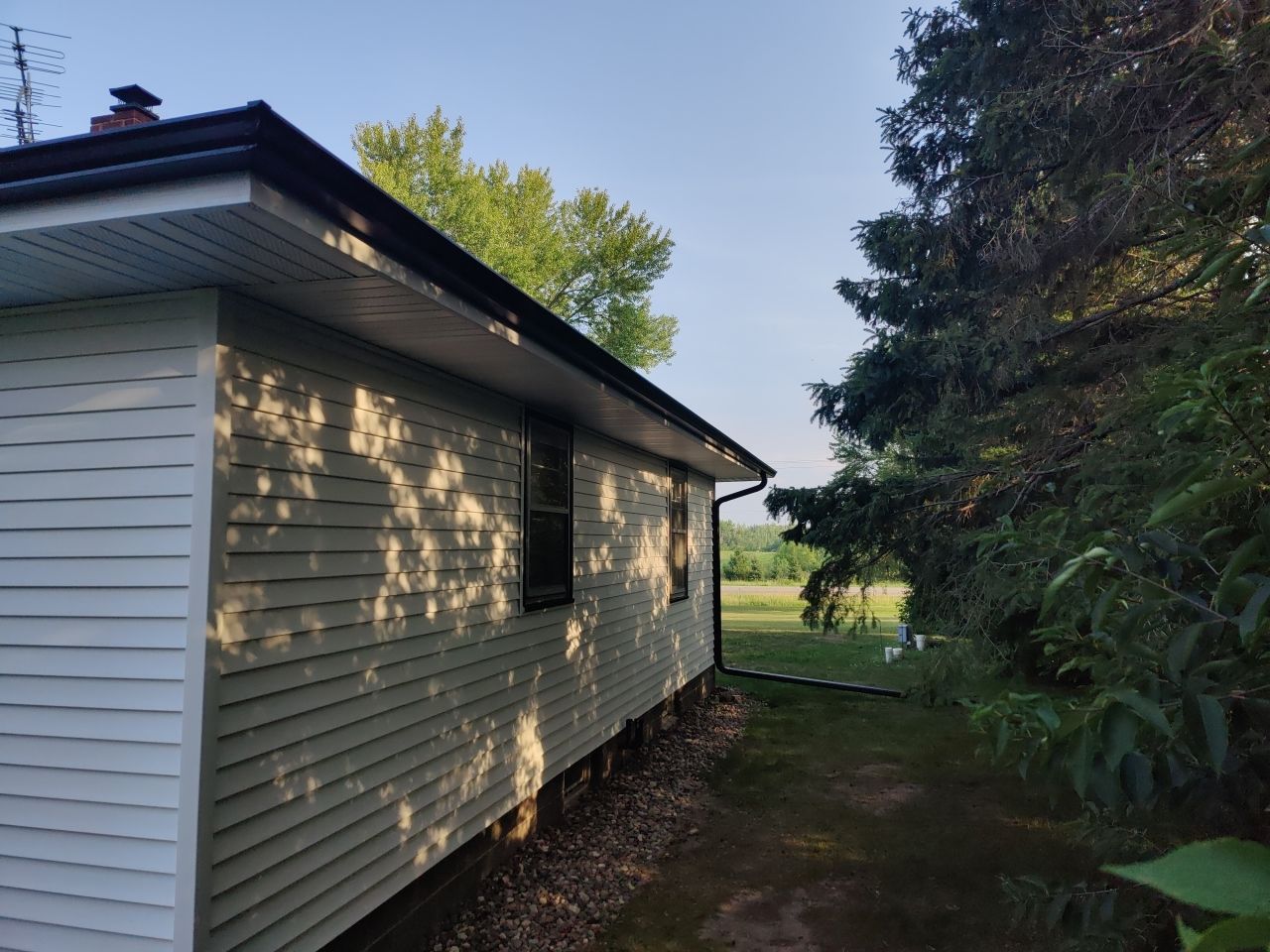 5" Gutters in Sauk Rapids by Next Level Seamless Gutters / Exteriors Inc.