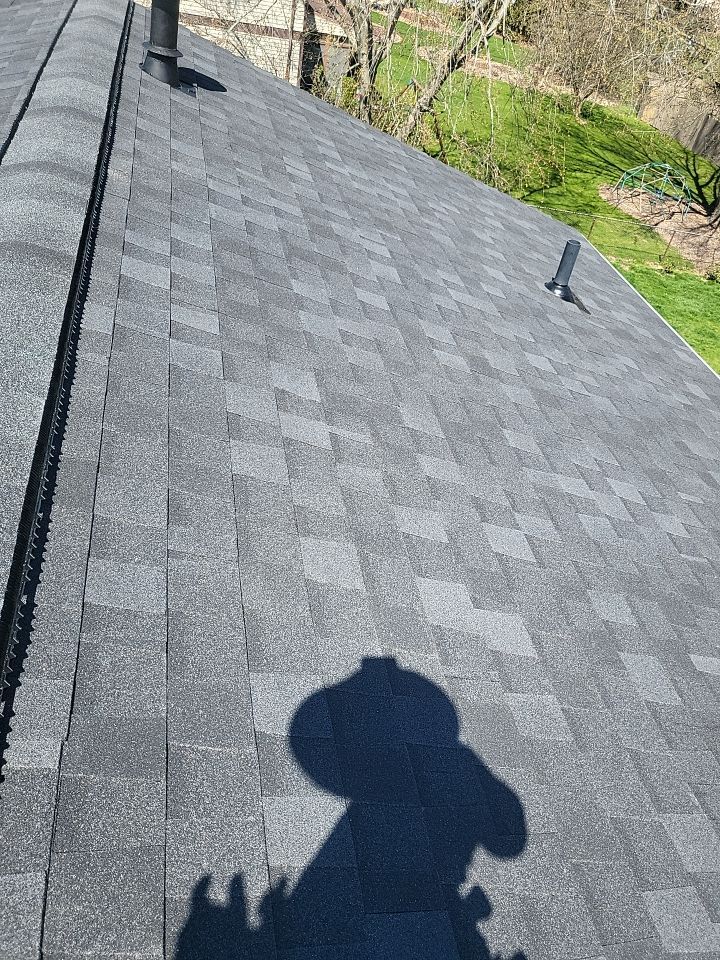 ATLAS PINNACLE COLOR: BLACK SHADOW DRIP EDGE: WHITE by Eagle Eye Roofing