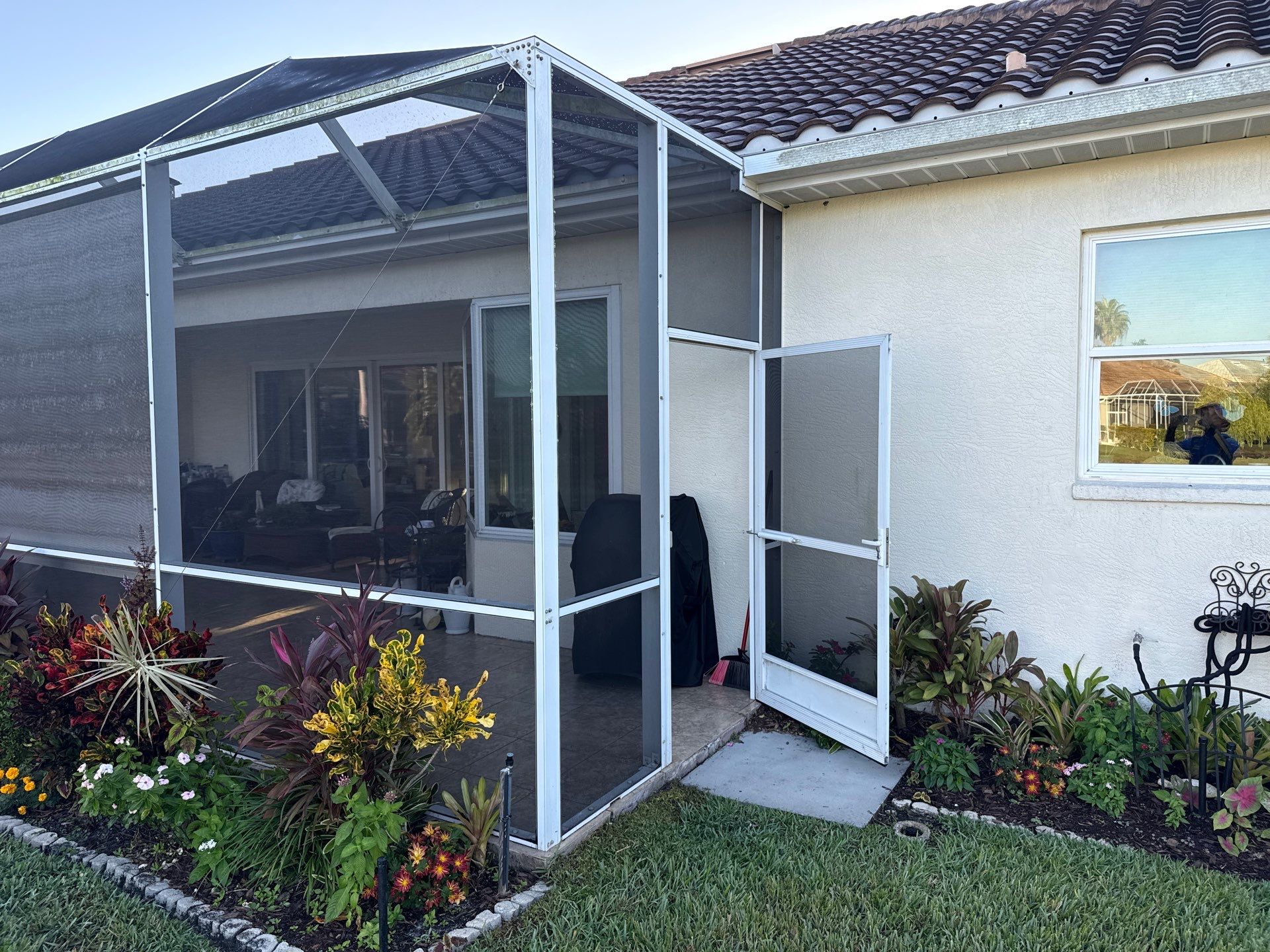 University Park Lanai Transformation | Screen Enclosure & Shade Cleaning by Sunshine AquaWash