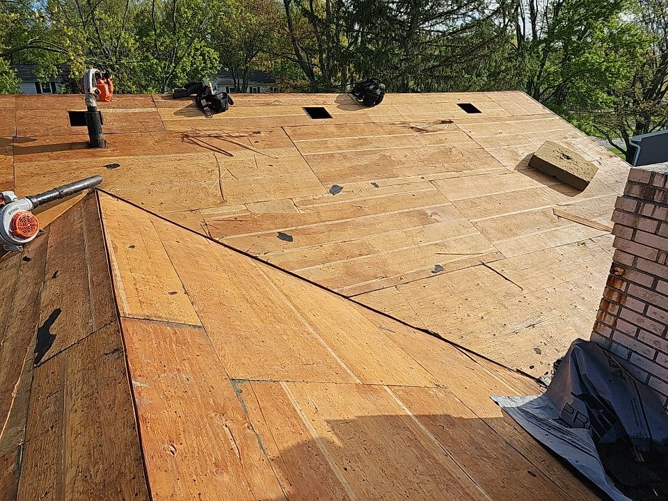 ATLAS PINNACLE COLOR: SUMMER STORM DRIP EDGE: WHITE by Eagle Eye Roofing