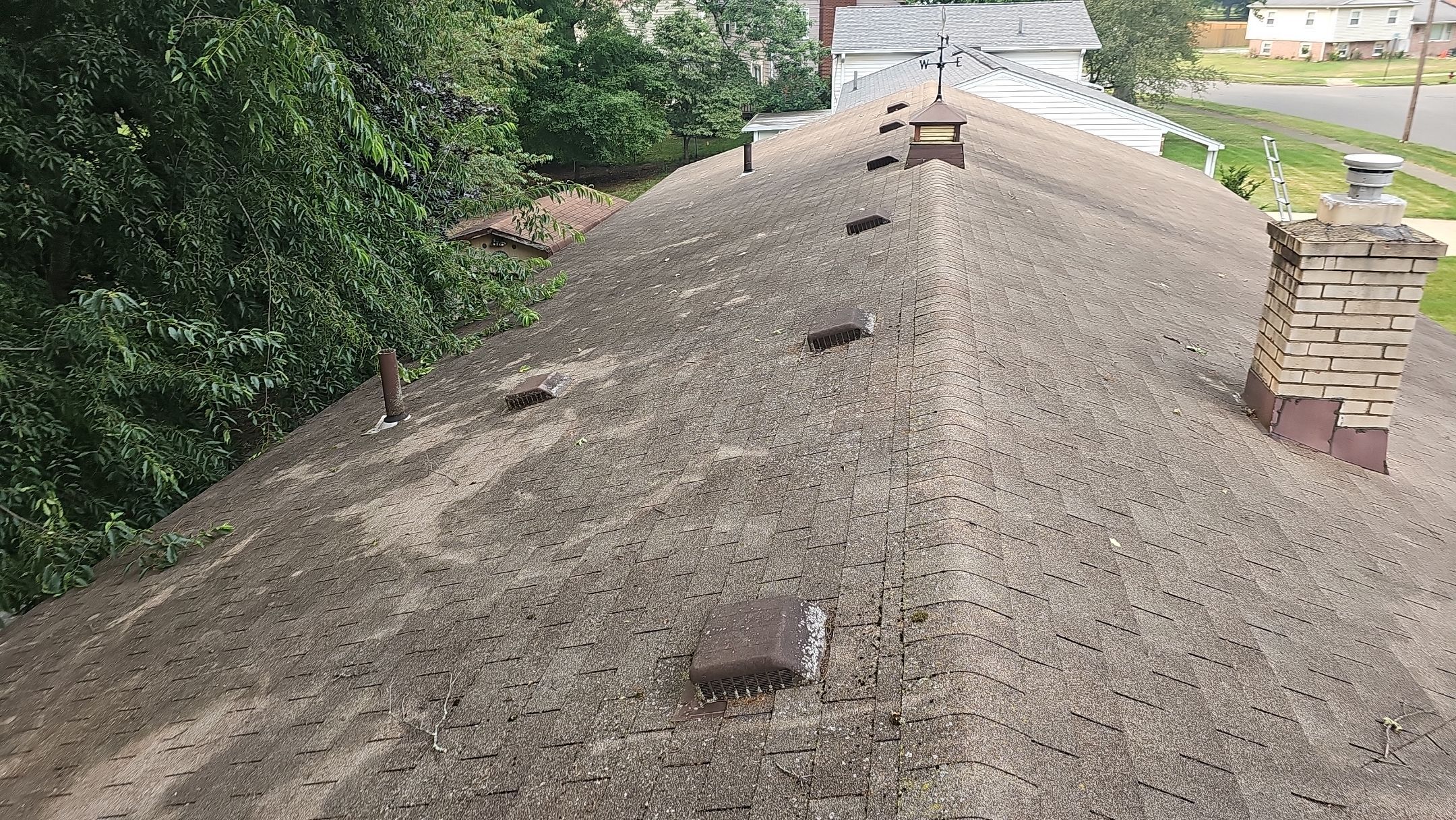 ATLAS PINNACLE COLOR: BURNT HICKORY by Eagle Eye Roofing