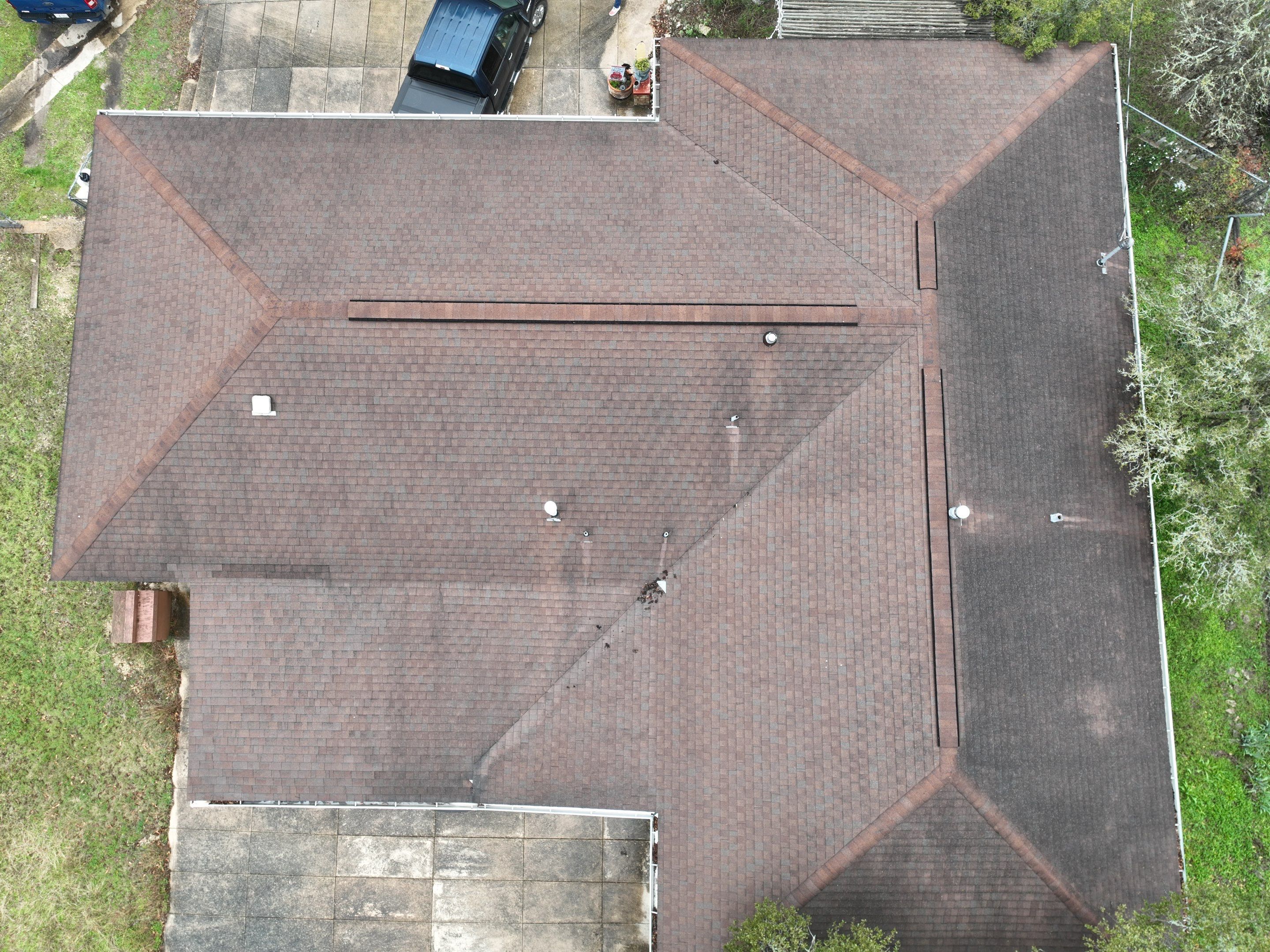 Residential Roofing Installation using Owens Corning 30 year Architectural Shingles by Premier Roofing and Contracting
