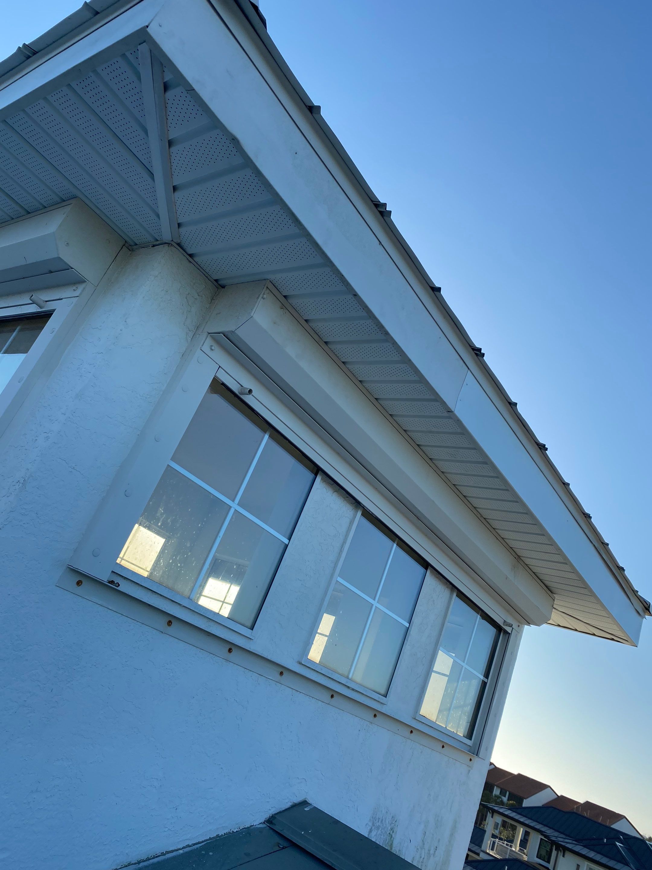 Seamless Gutter Installation for Beach Homes in Sarasota FL by Gutter Professors