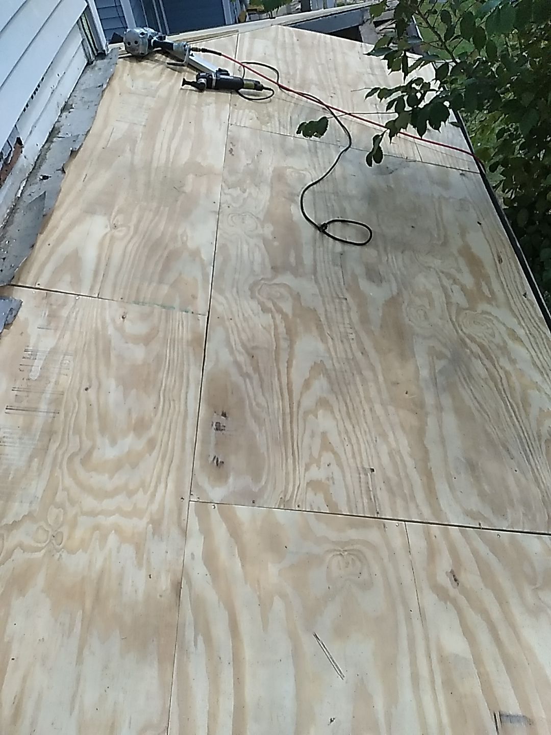 Residential Roofing Installation using Owens Corning® Oakridge Estate Gray by Indigo State Roofing