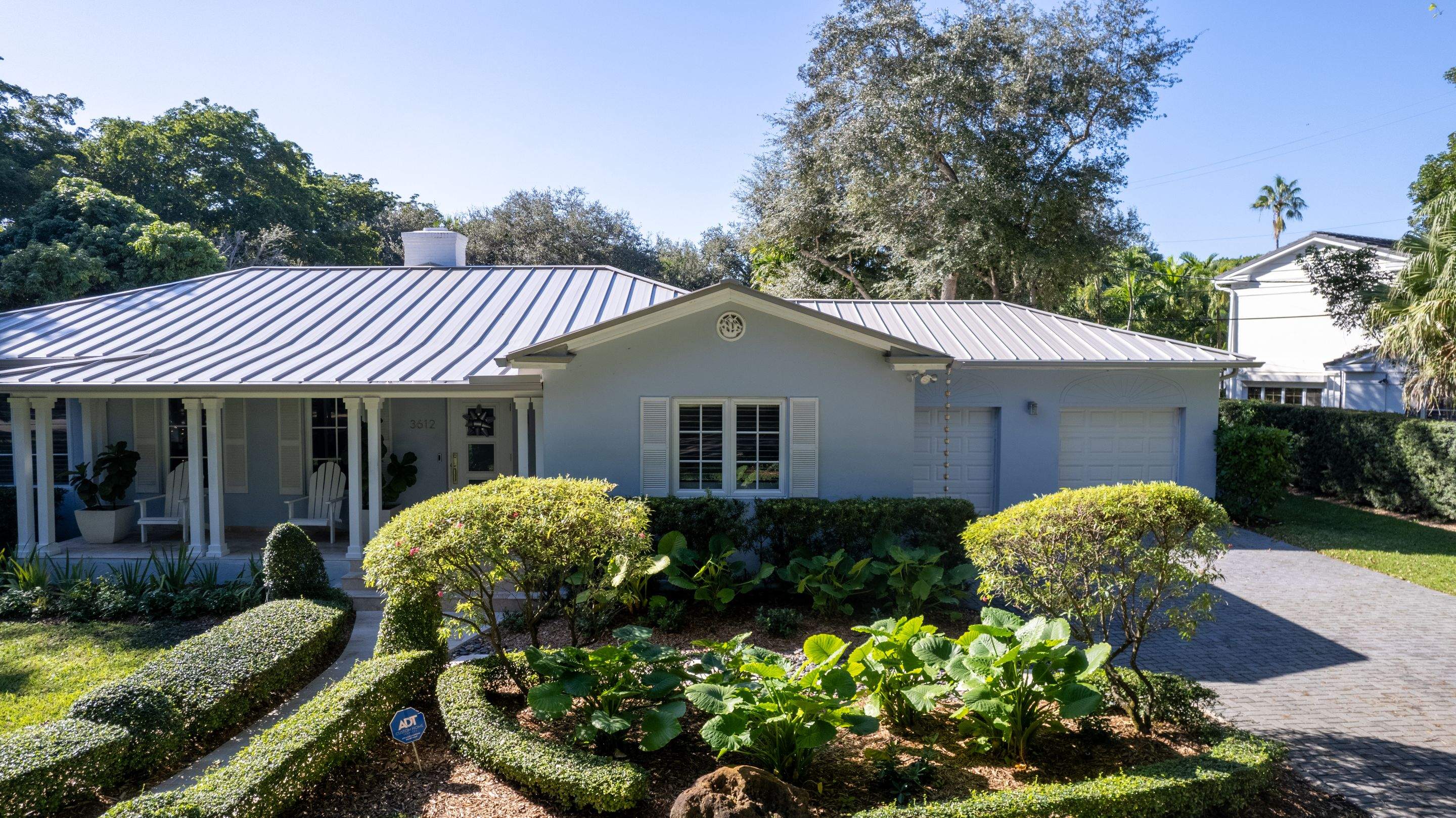 Metal Roof - Galvalume - Ash Gray by Istueta Roofing