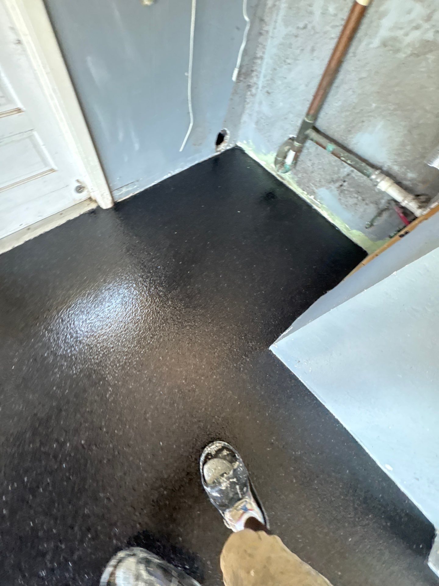 Clearwater Garage Floor Transformation with Carbon Flake Coating by Performance Floors & Coating