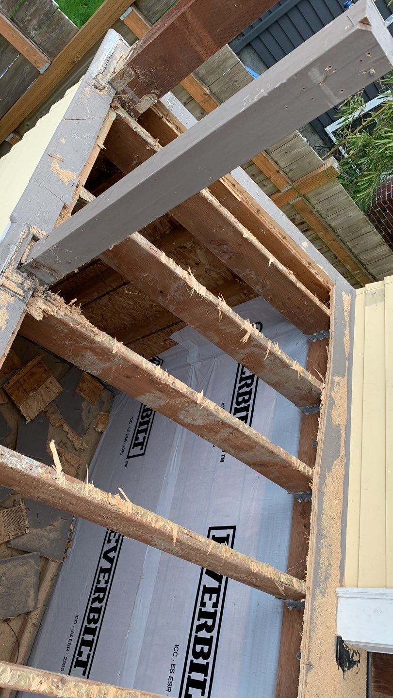 Greenlake Front Porch by Alki deck builders 