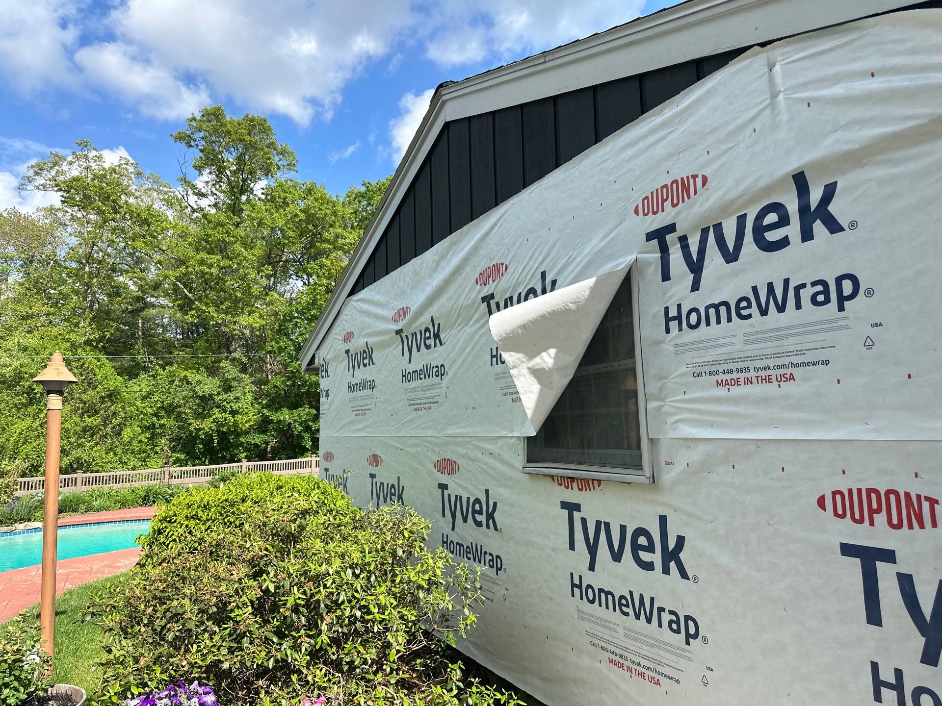 Vinyl Siding Transformation – Pacific Blue by Mighty Dog Roofing of Greater Middlesex County