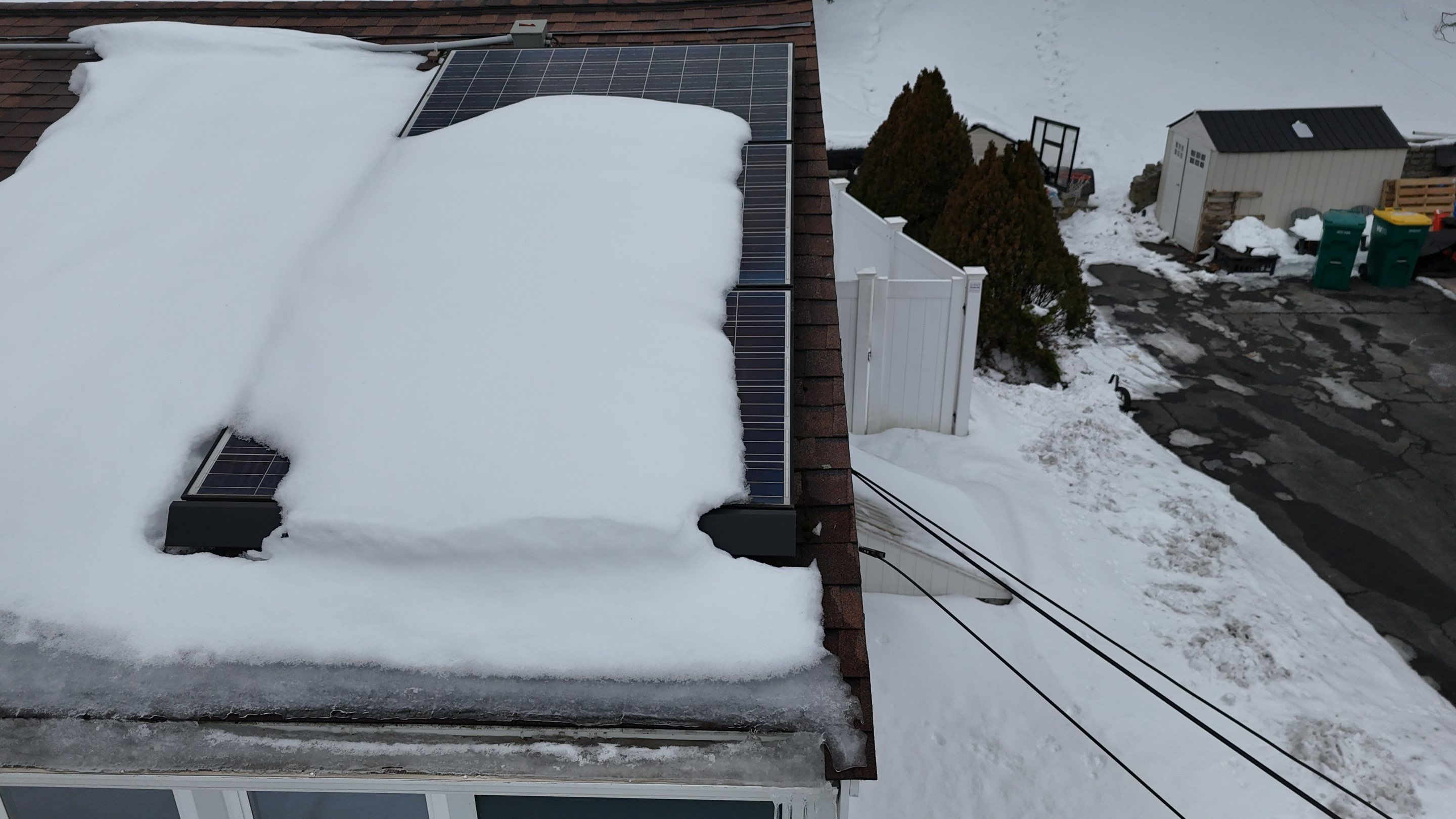 Ice Dam Removal & Snow Removal in Woburn, MA by Mighty Dog Roofing of Greater Middlesex County