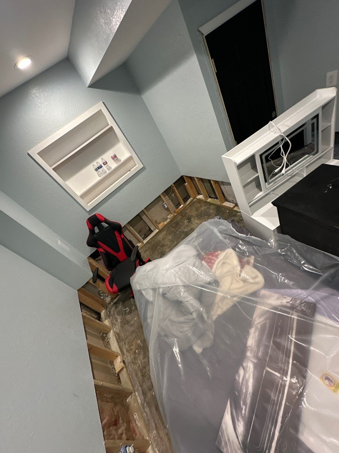 Full-Service Water Damage Mitigation and Structural Drying in Lone Jack by Fine Restoration