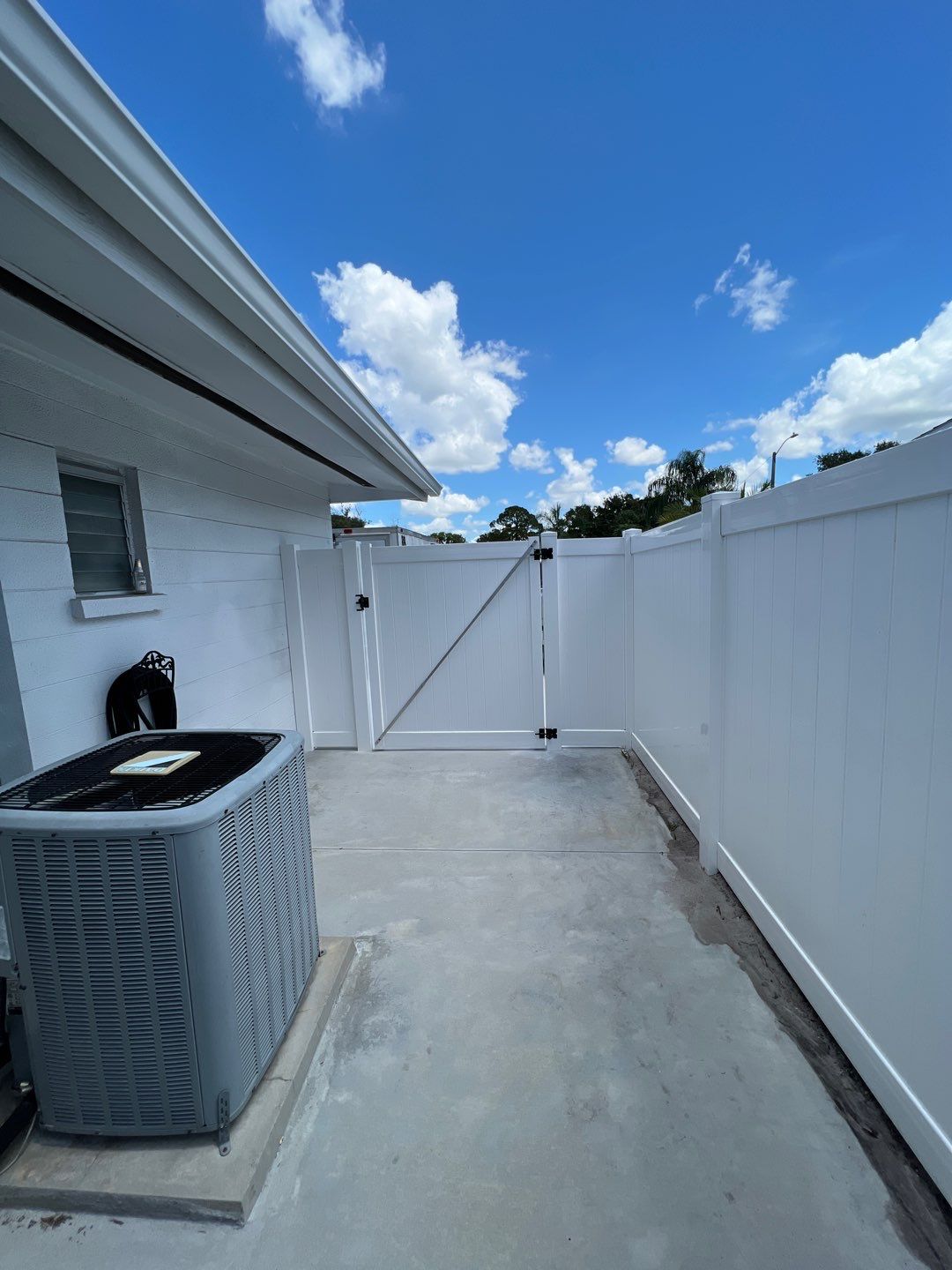 Sarasota, FL 6ft. Tall White Vinyl Privacy Fence  by Asap fence and gates, LLC